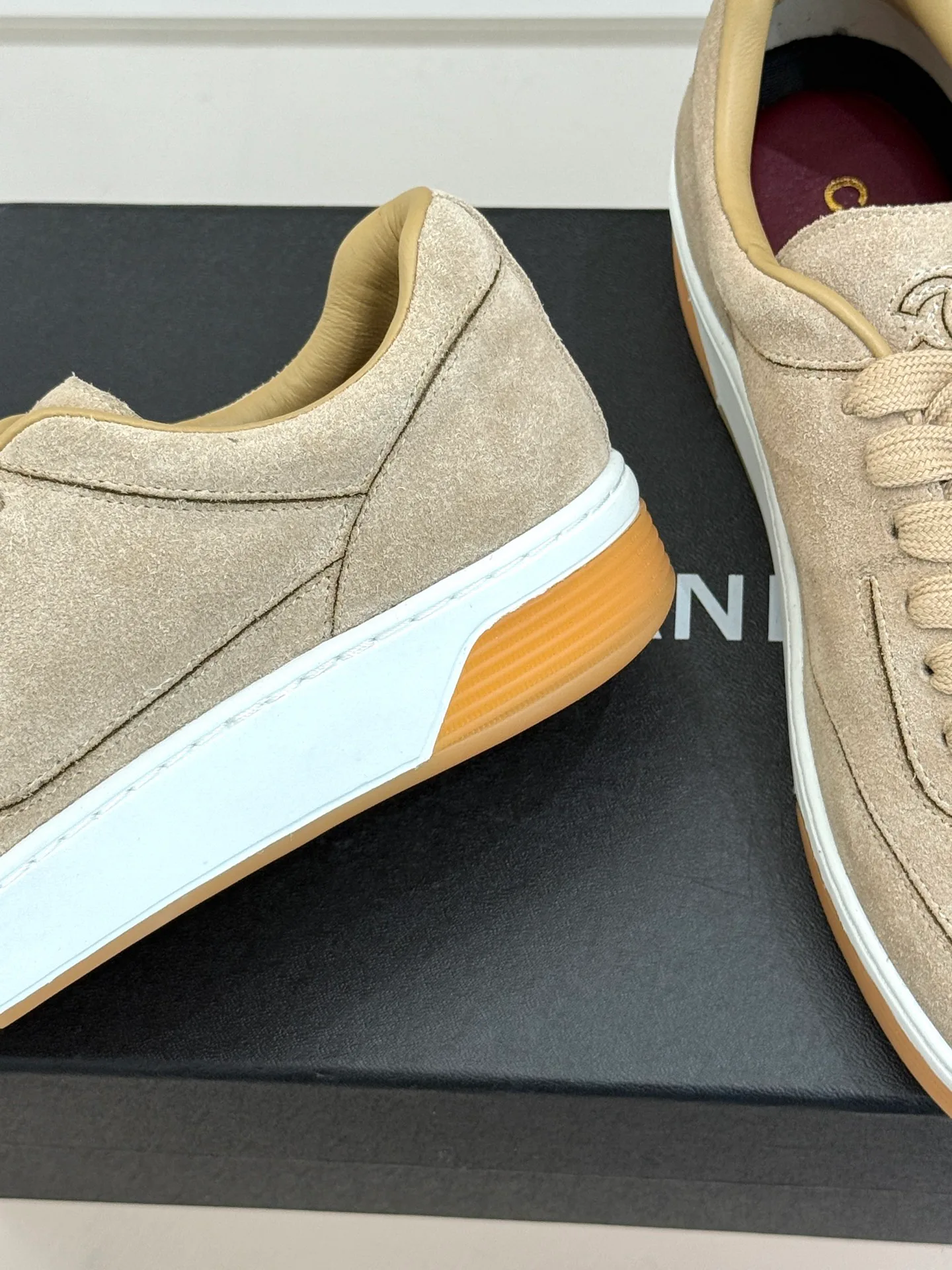Women's Sneakers CHANEL 18154786