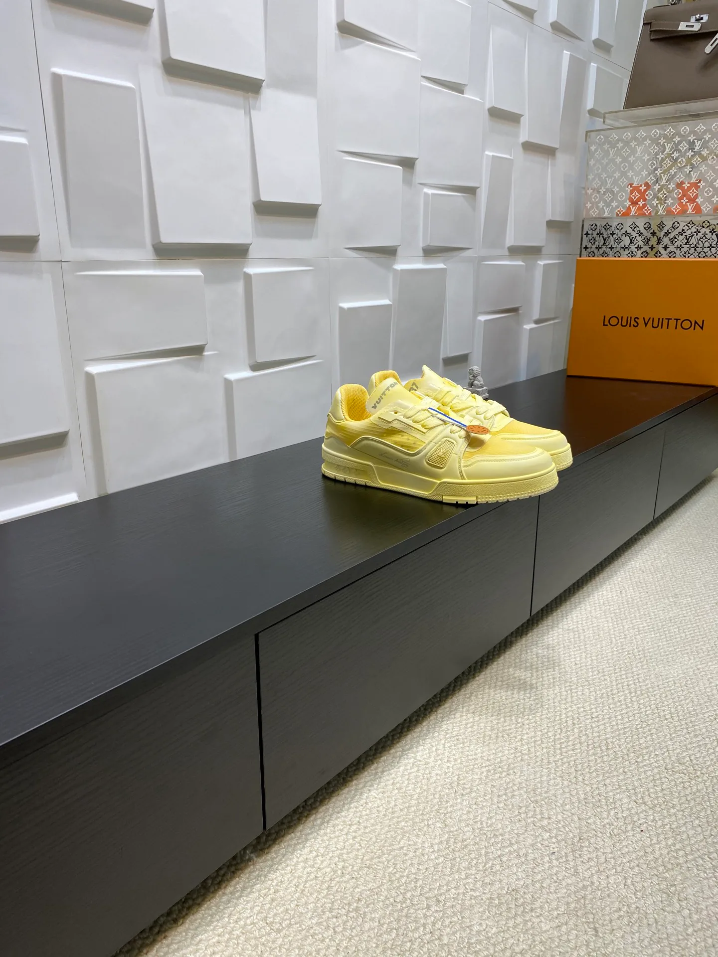 Men's Sneakers LOUIS VUITTON 17969017