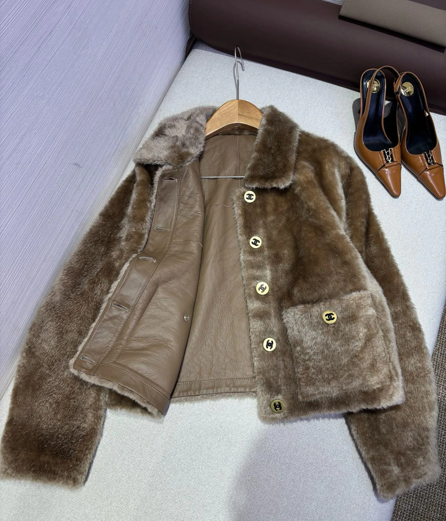 Women's Leather Jackets And Sheepskin Coats CHANEL 18016151