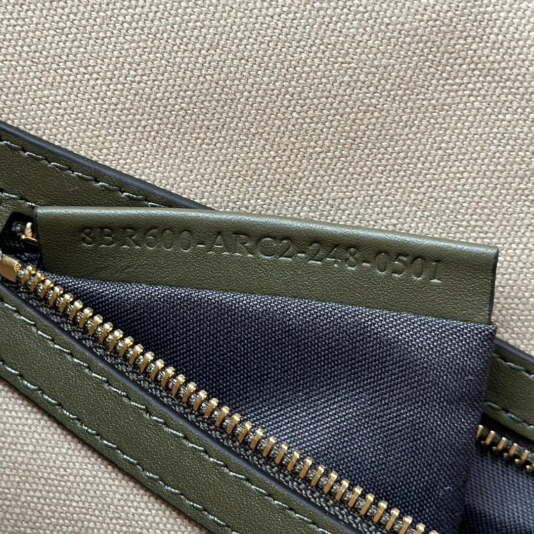 Women's Classic Handbags FENDI 17880644