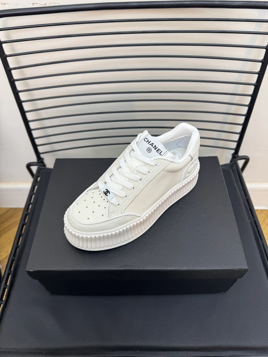 Women's Sneakers CHANEL 18025563