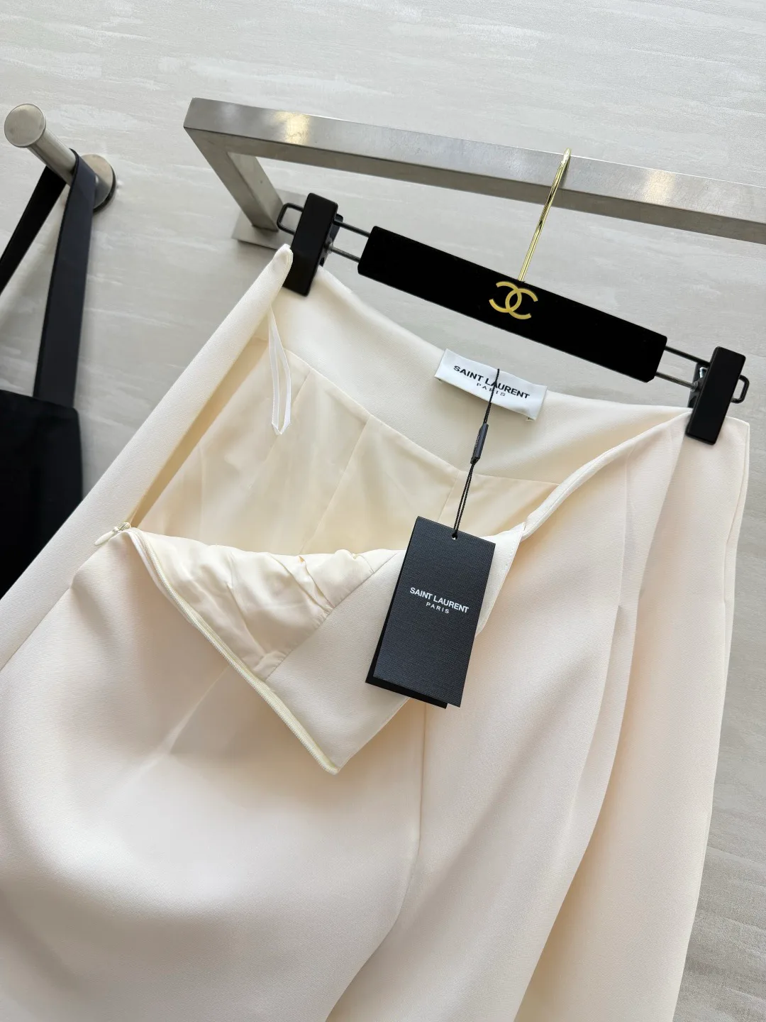 Women's Trousers SAINT LAURENT 17451522