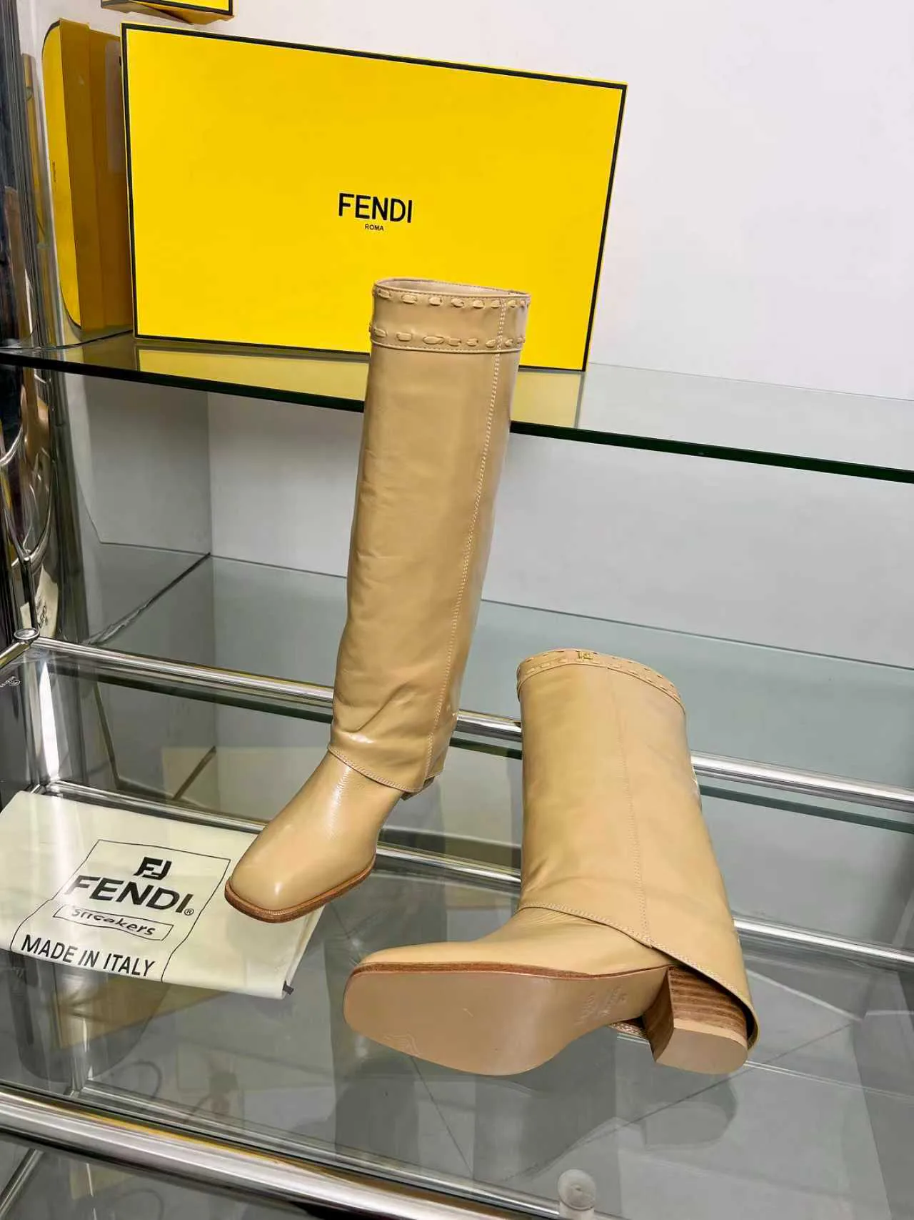Women's Boots FENDI 18104316