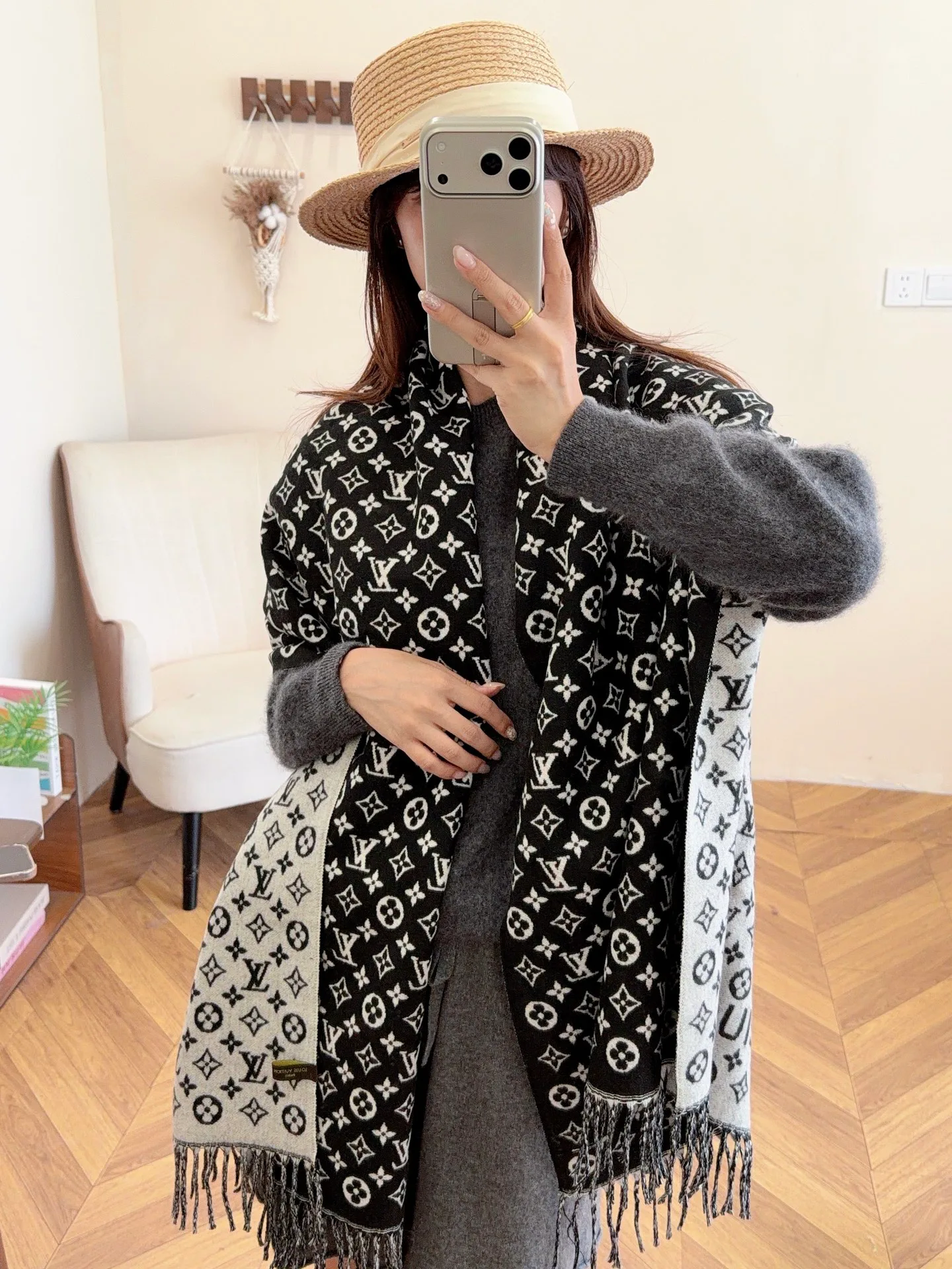 Scarves LOUIS VUITTON 18105495