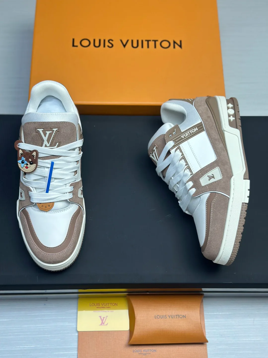Women's Sneakers LOUIS VUITTON 18011578