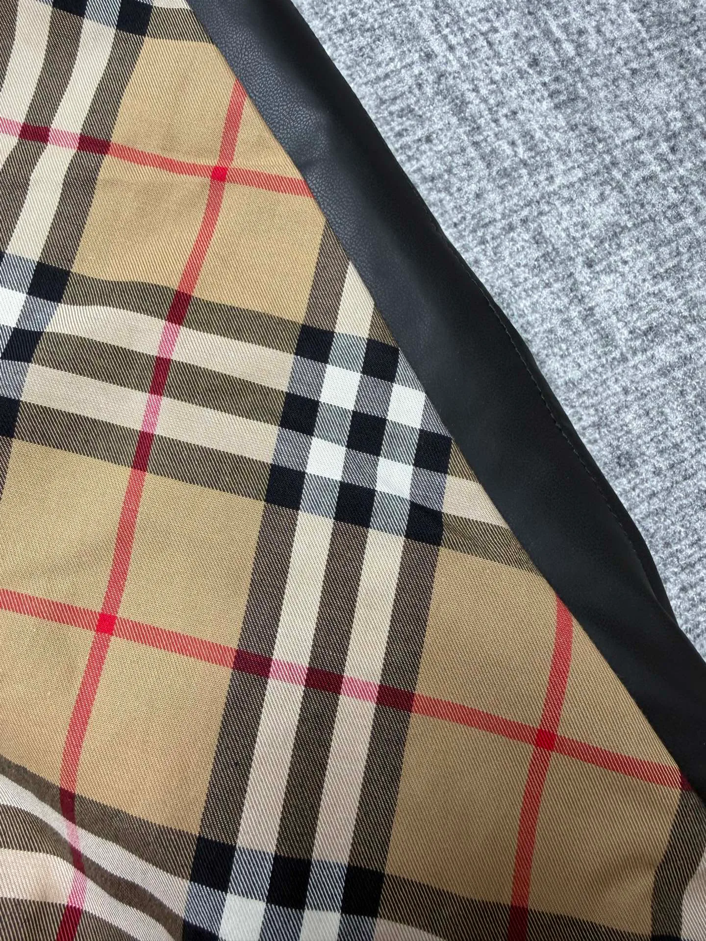 Women's Jackets And Down Jackets BURBERRY 17915382