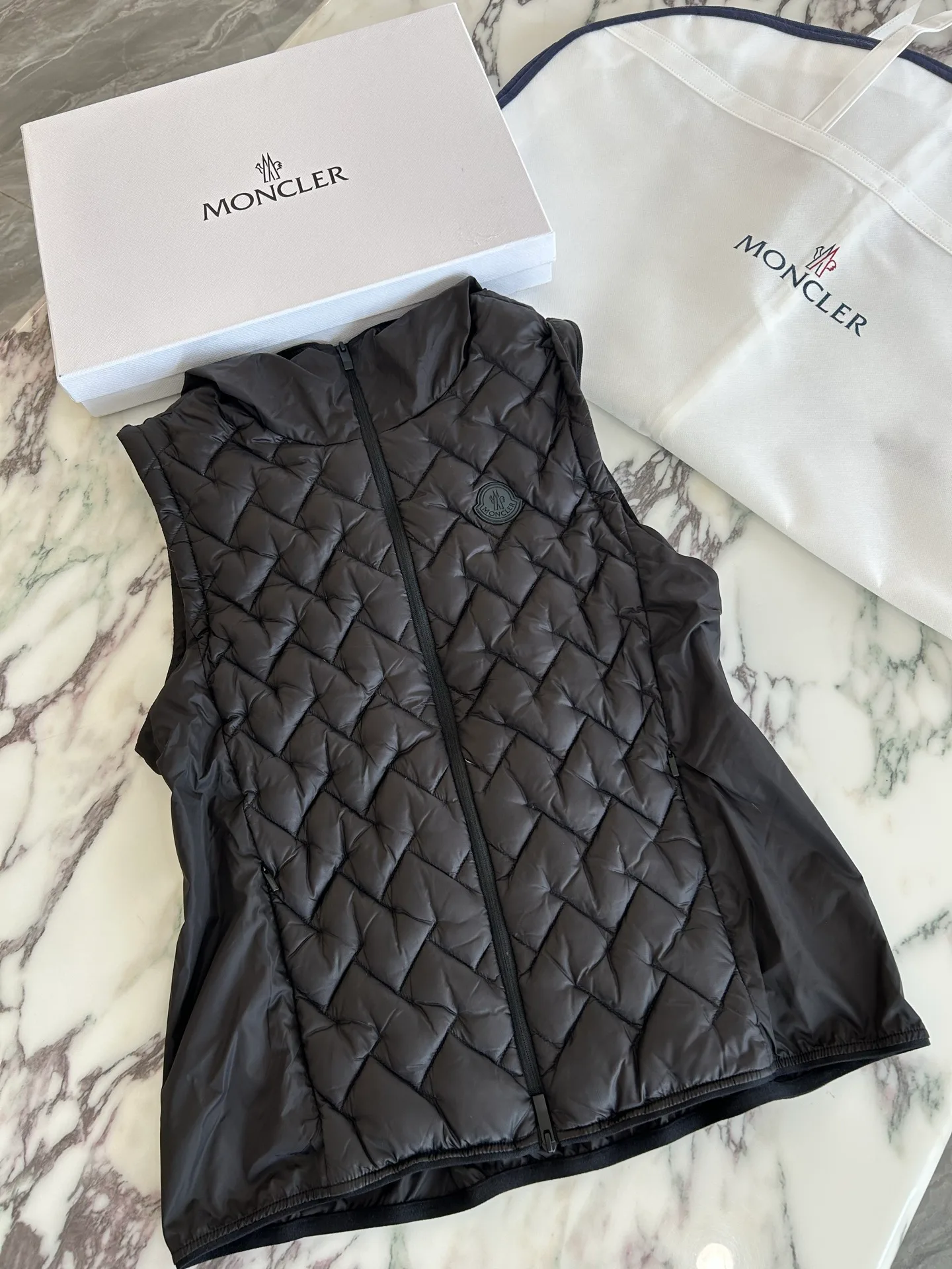 Men's Jackets And Down Jackets MONCLER 18231208
