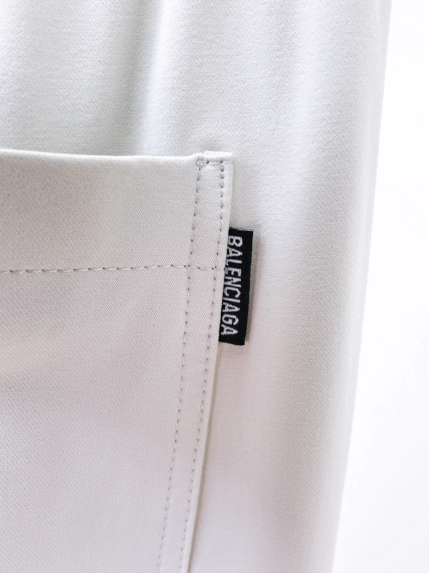Men's Trousers BALENCIAGA 18399410