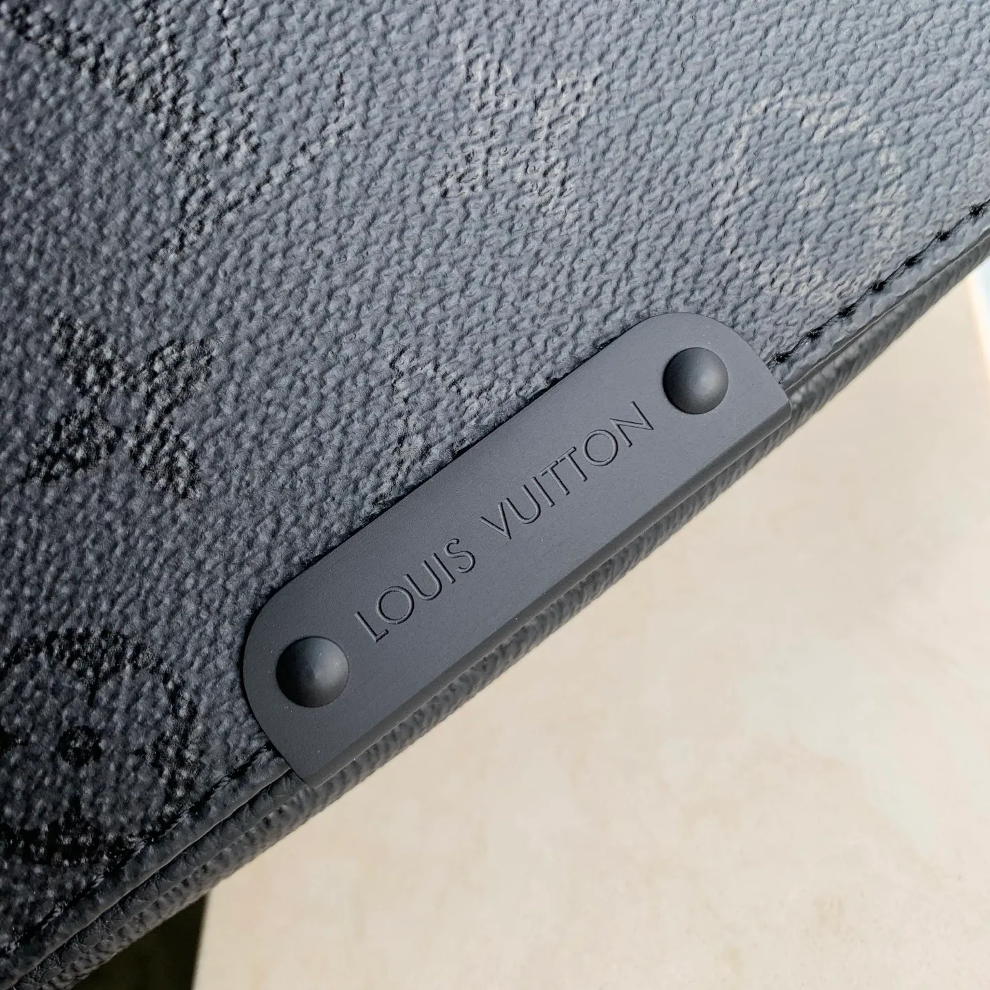 Women's Shoulder Bags LOUIS VUITTON 18147470
