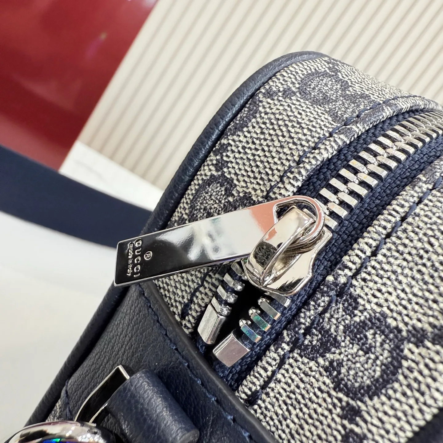 Women's Shoulder Bags GUCCI 17947864