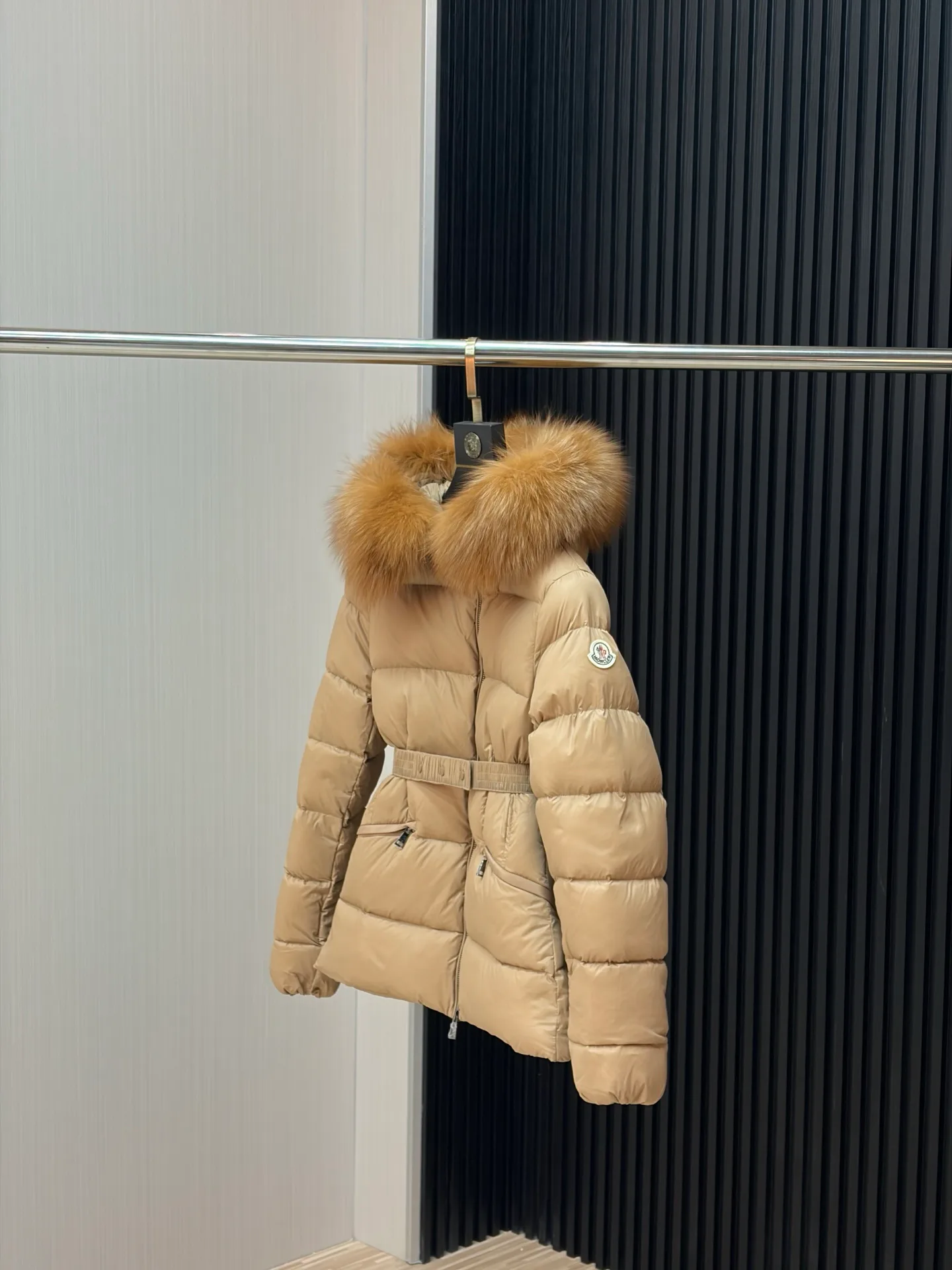 Women's Jackets And Down Jackets MONCLER 17926556