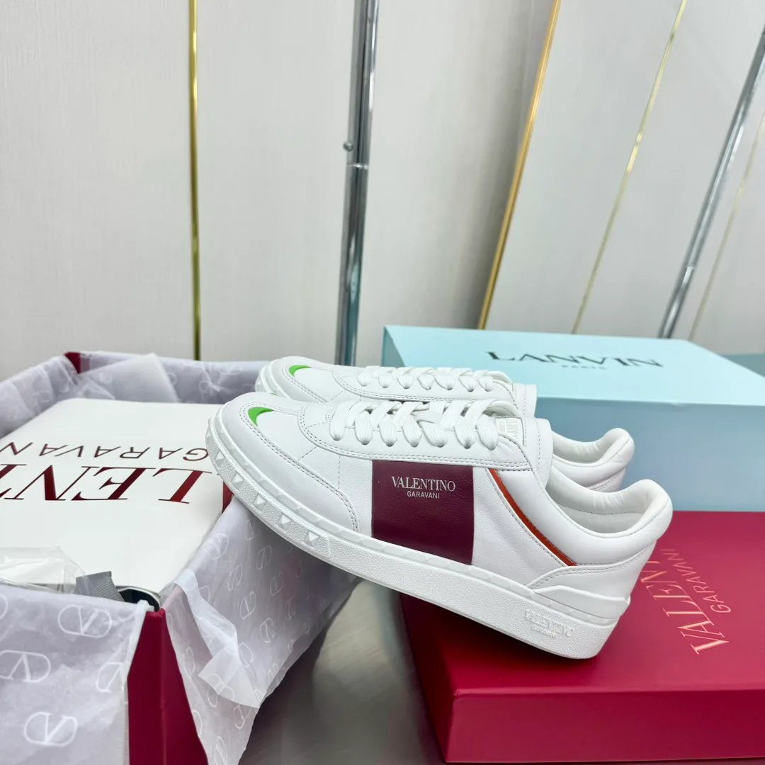 Women's Sneakers VALENTINO 17955031