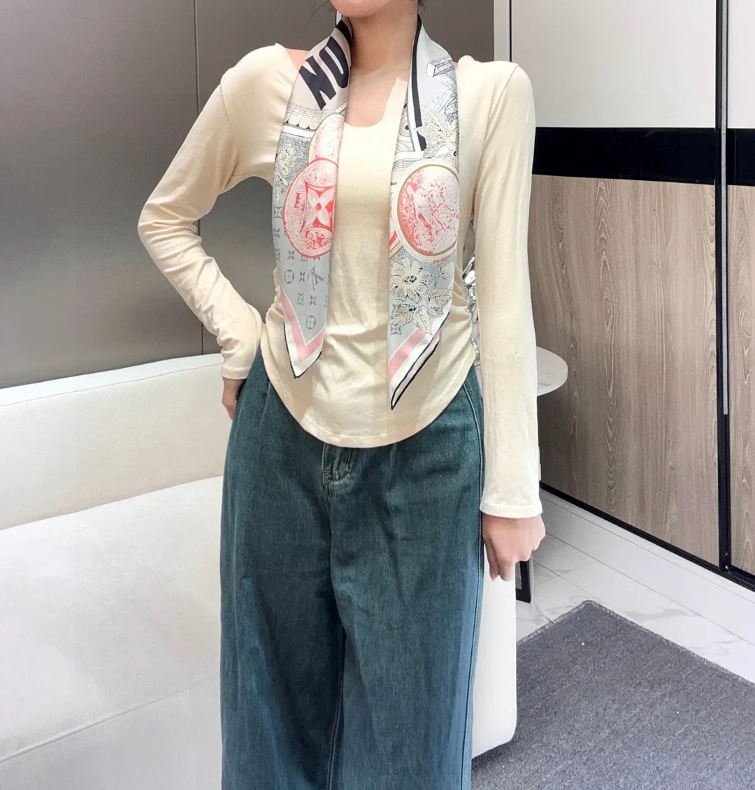 Silk Scarves LOUIS VUITTON 18501136