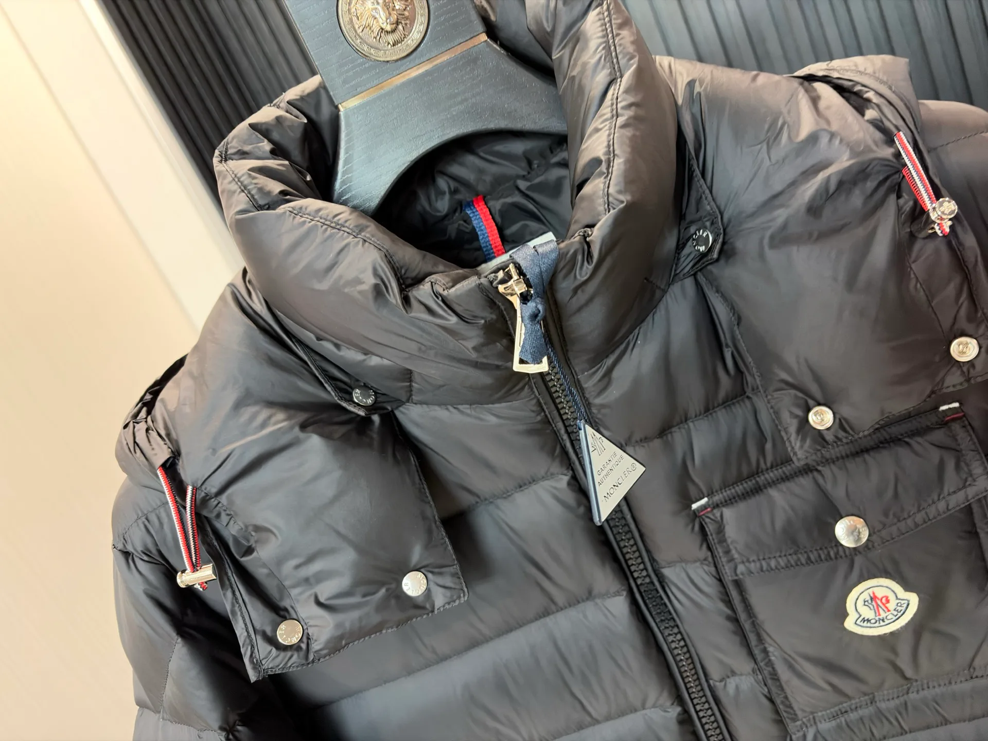 Men's Jackets And Down Jackets MONCLER 18391741