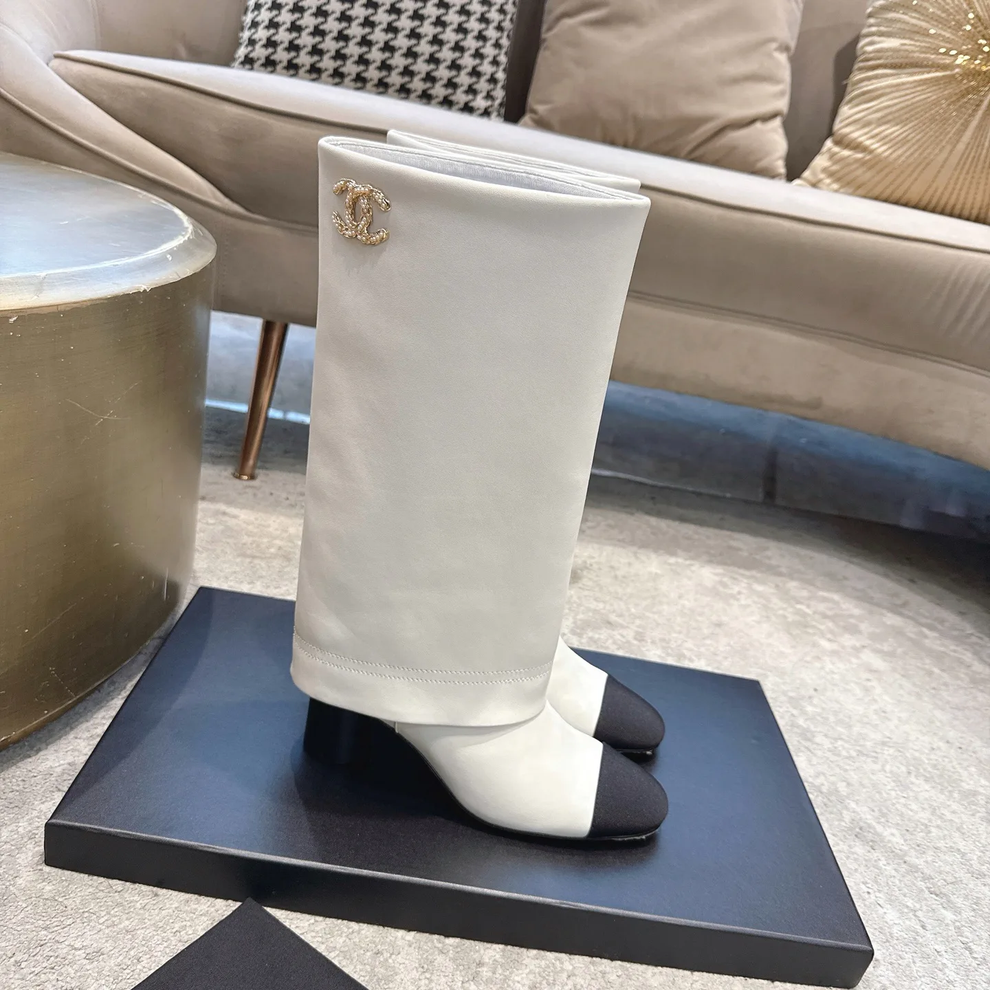 Women's Boots CHANEL 18154577