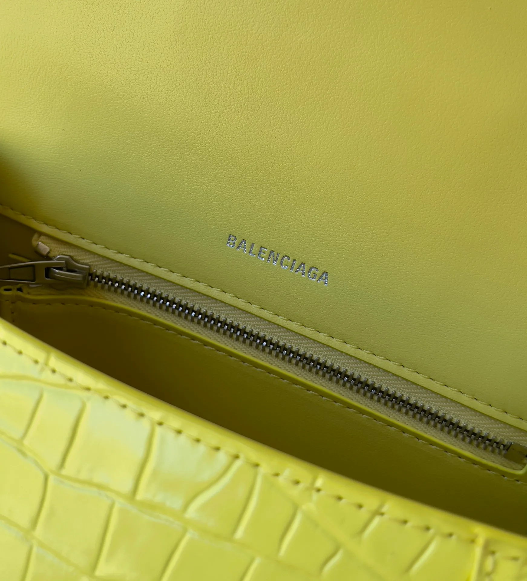 Классические Сумки Женские Balenciaga 18619532