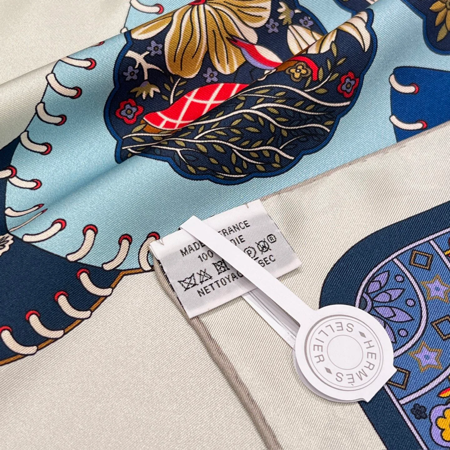 Silk Scarves HERMES 17991447