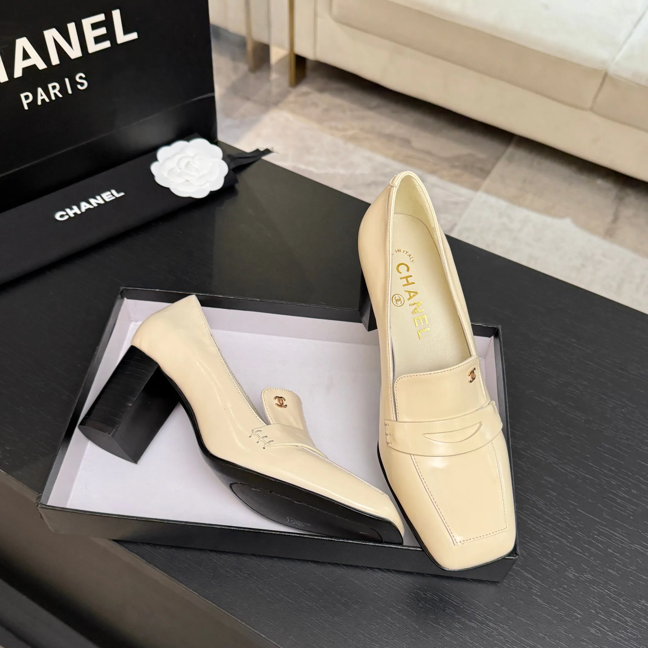 Women's Loafers And Moccasins CHANEL 18063087
