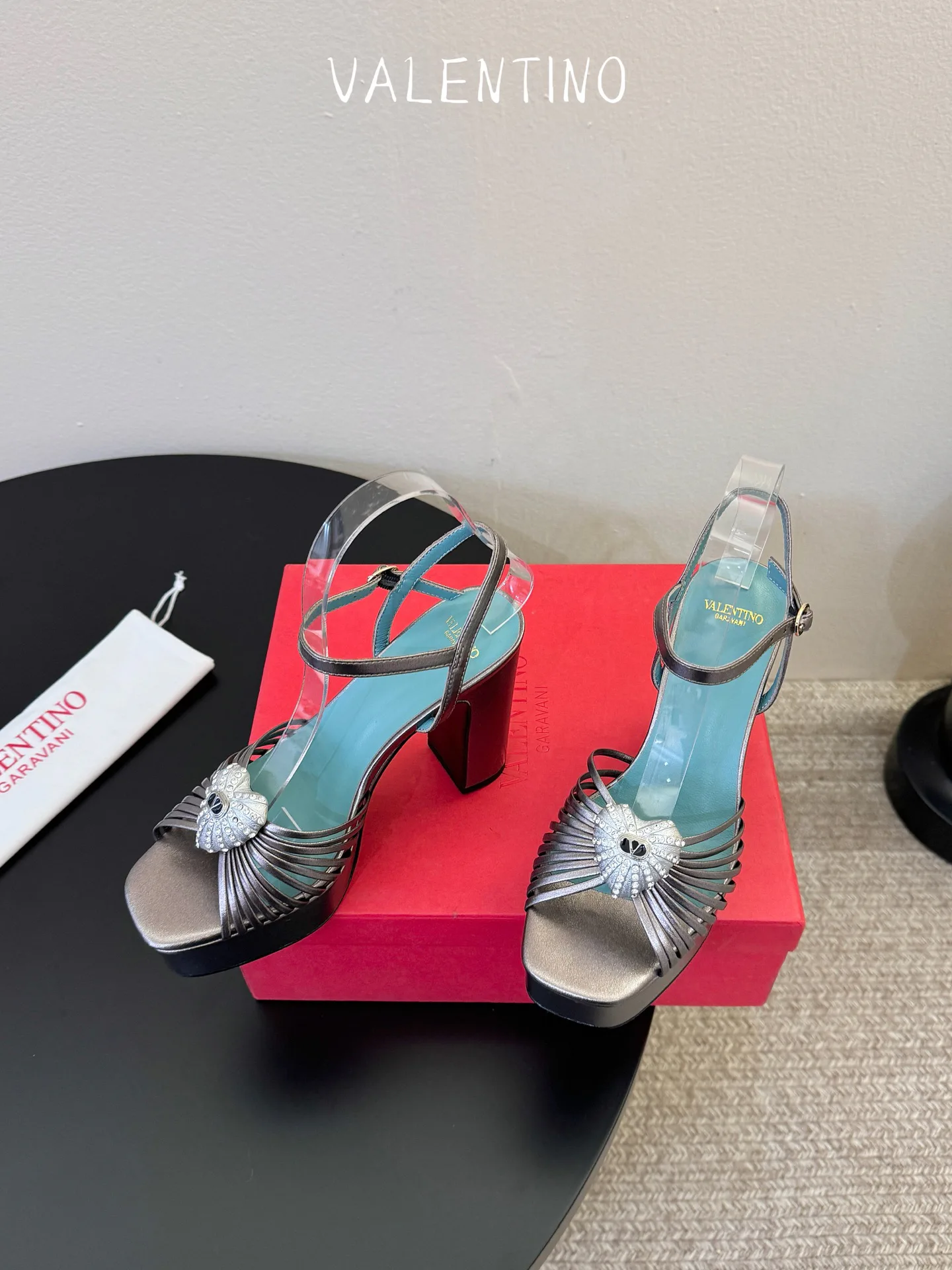 Women's Open-Toe Sandals VALENTINO 17396956