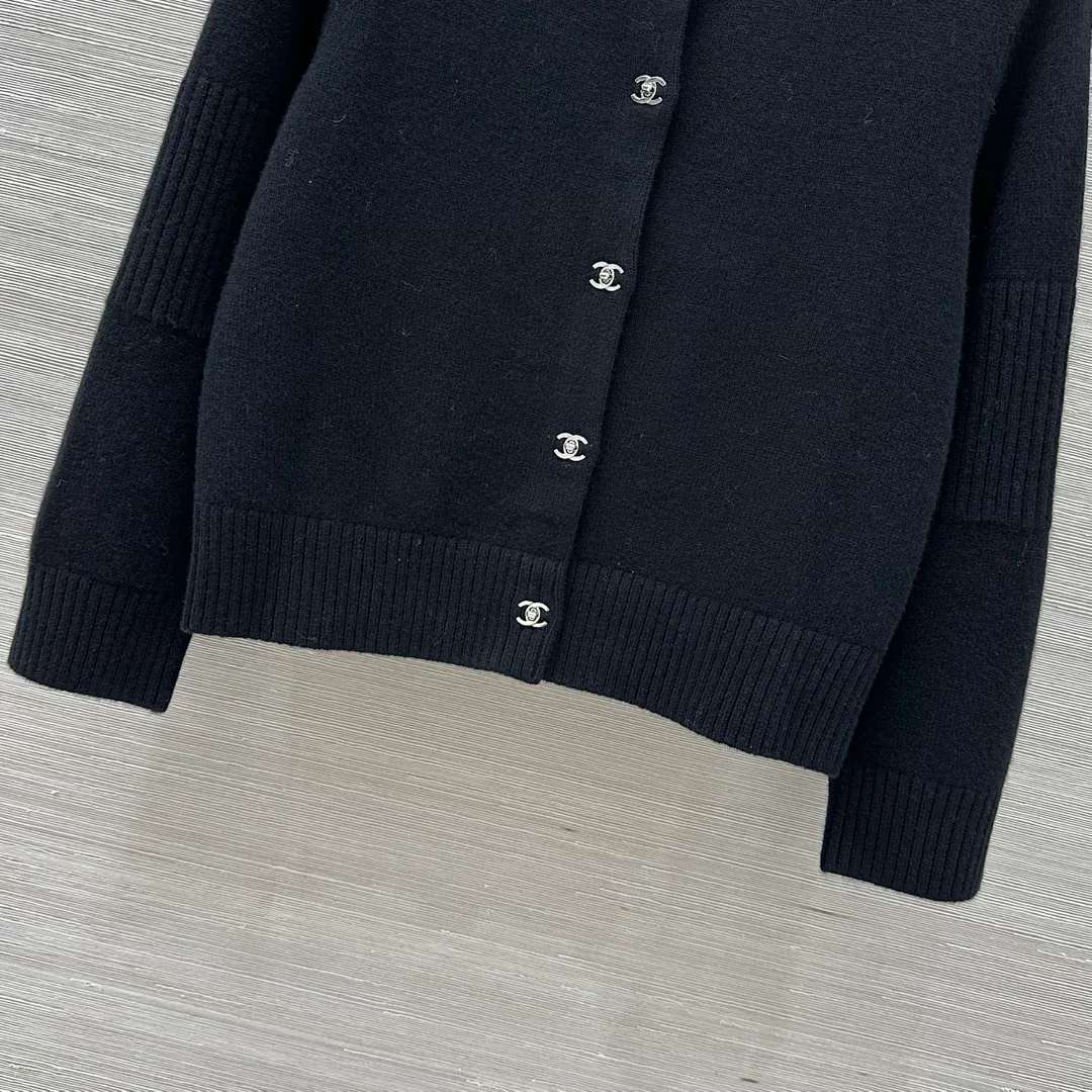 Women's Jumpers And Sweaters CHANEL 18027202