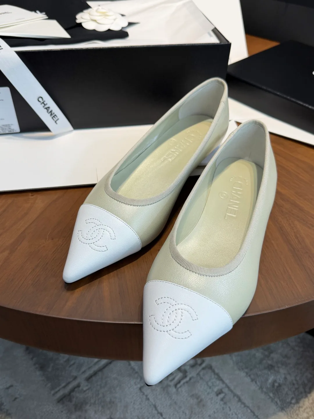 Women's Ballet Flats CHANEL 17884158