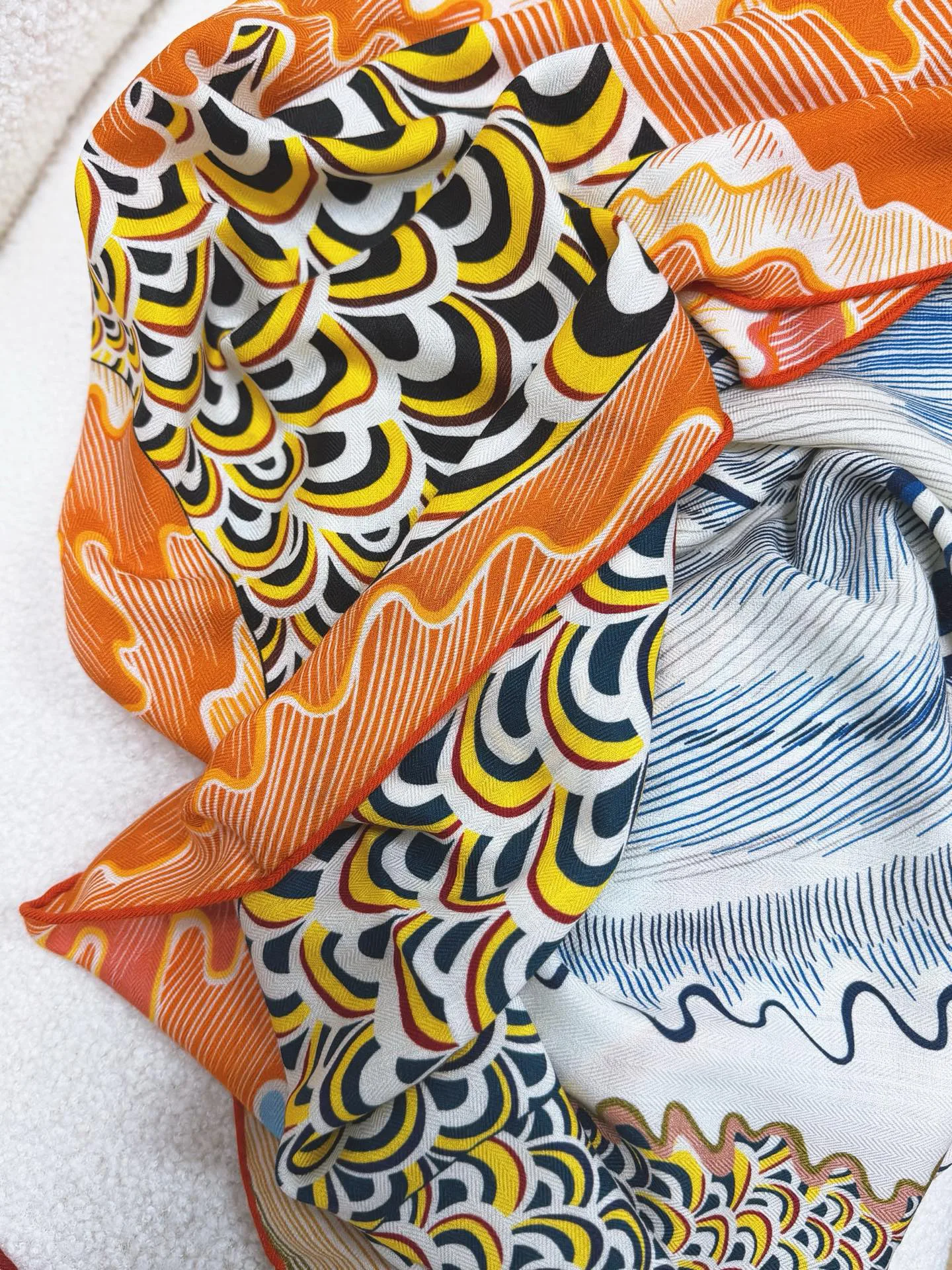 Silk Scarves HERMES 18222451