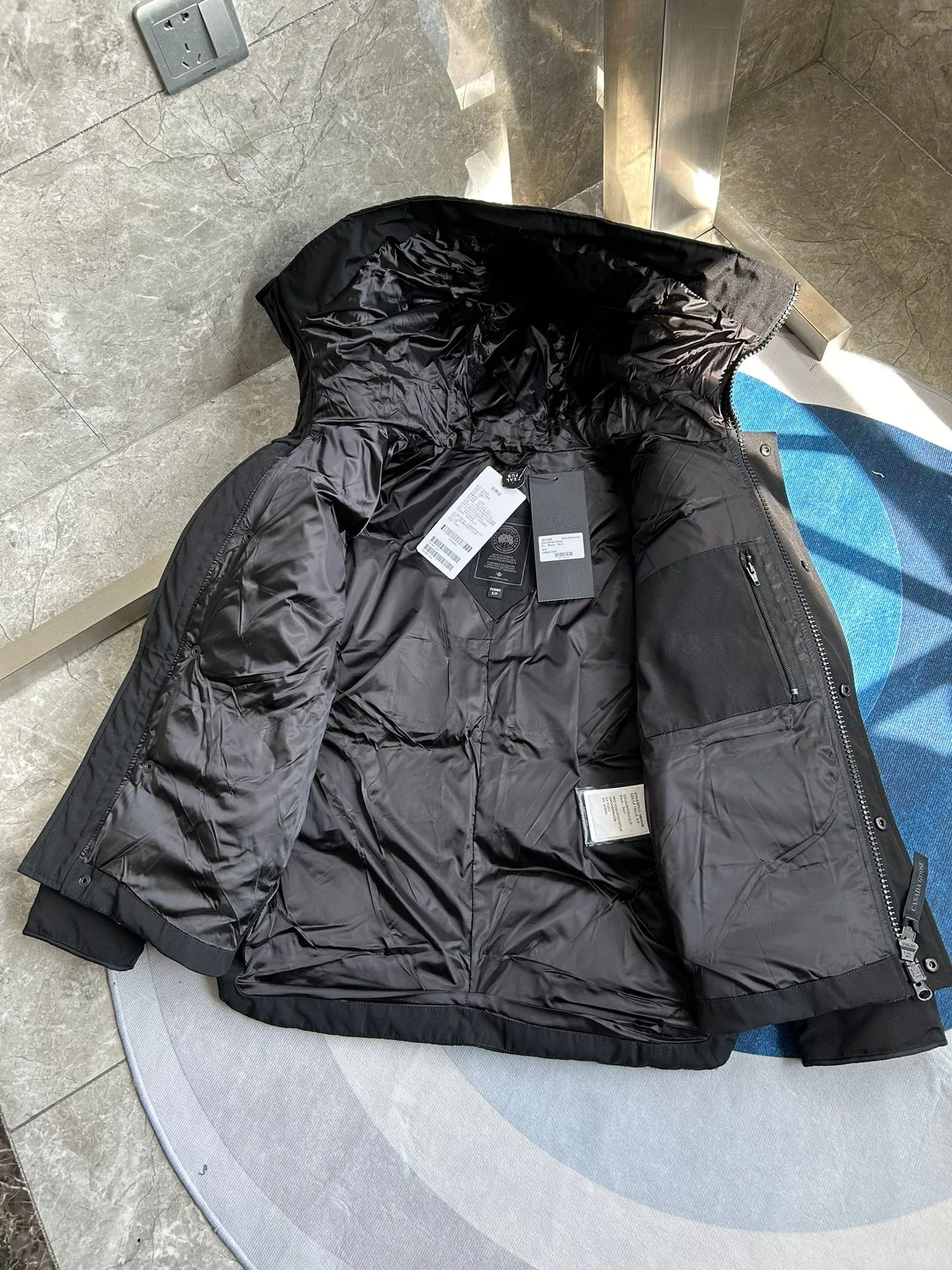 Women's Jackets And Down Jackets CANADA GOOSE 18111612