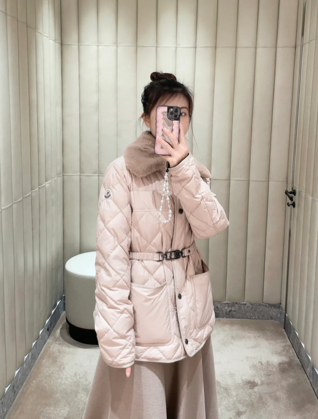 Women's Jackets And Down Jackets MONCLER 18111364
