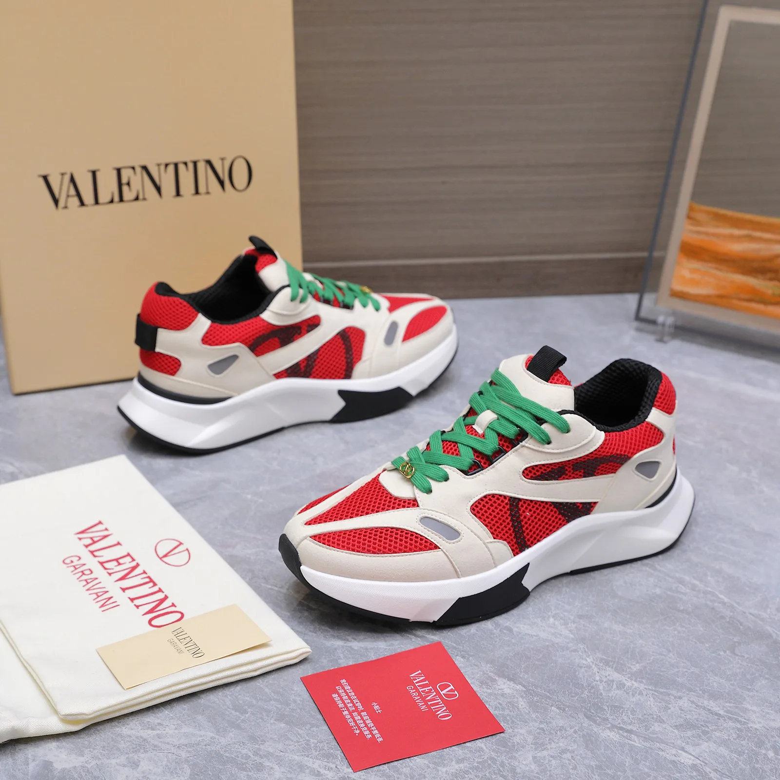 Men's Sneakers VALENTINO 17604593