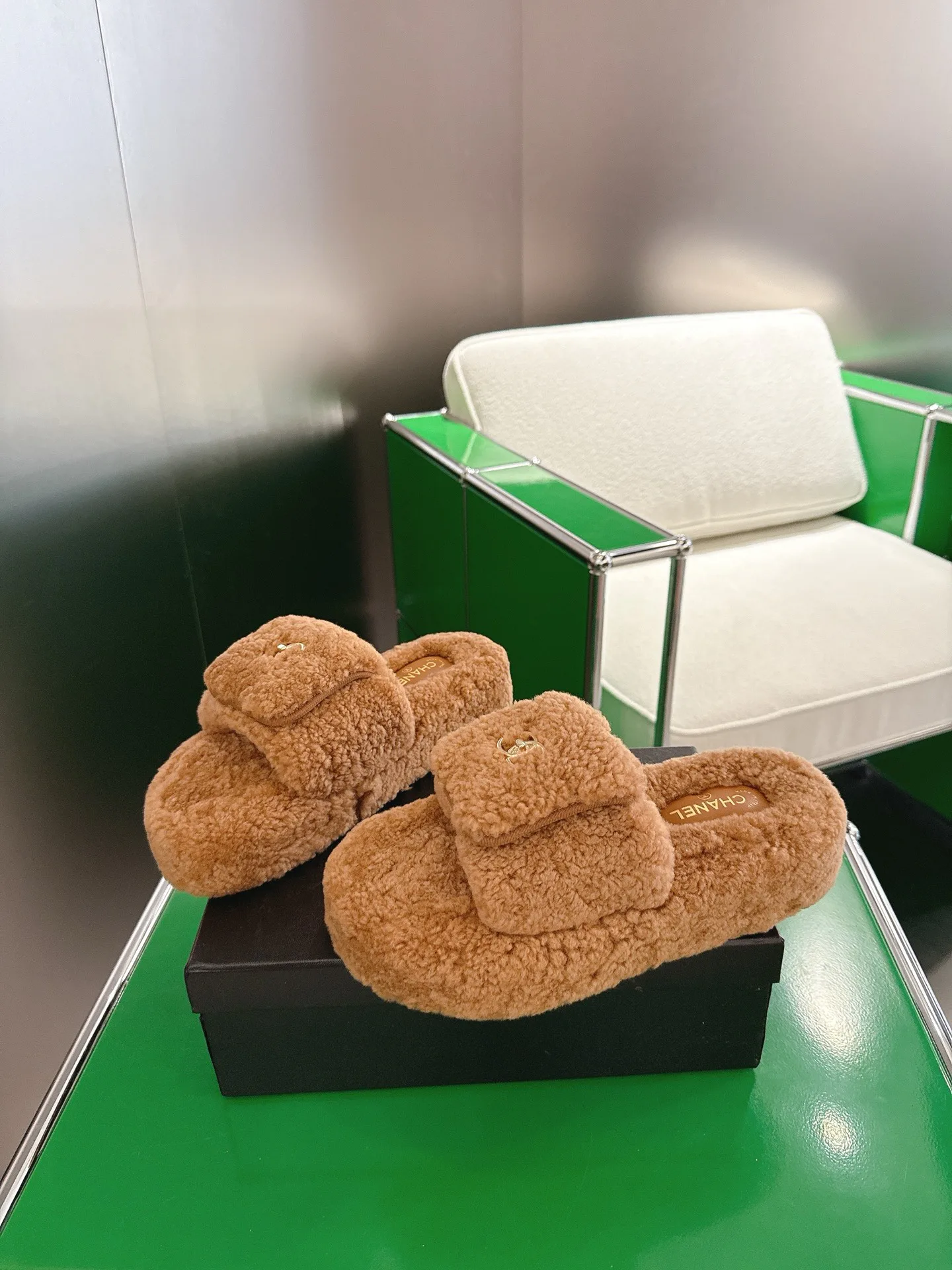 Women's Slippers CHANEL 18324616