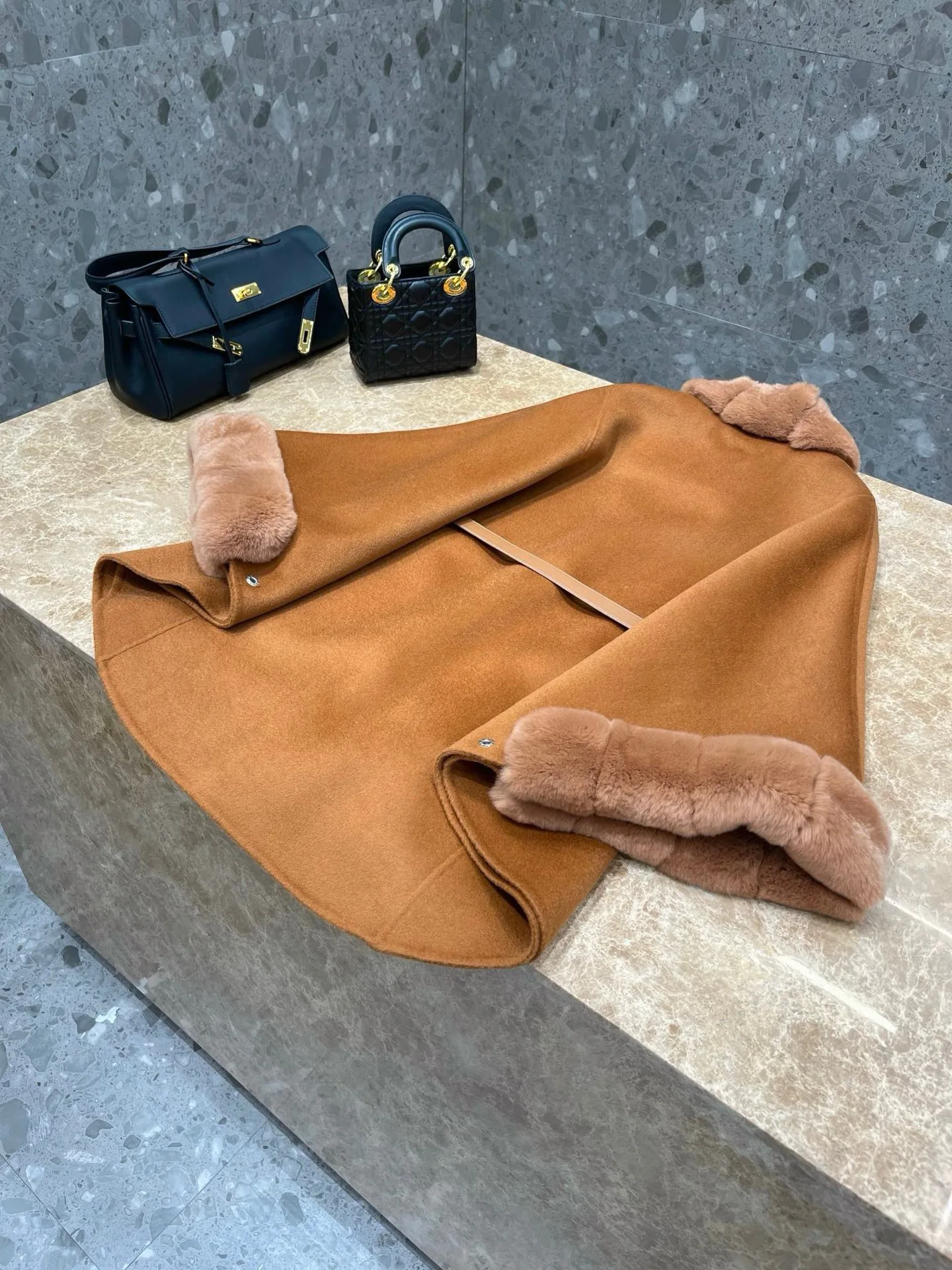 Women's Coats LORO PIANA 17998409