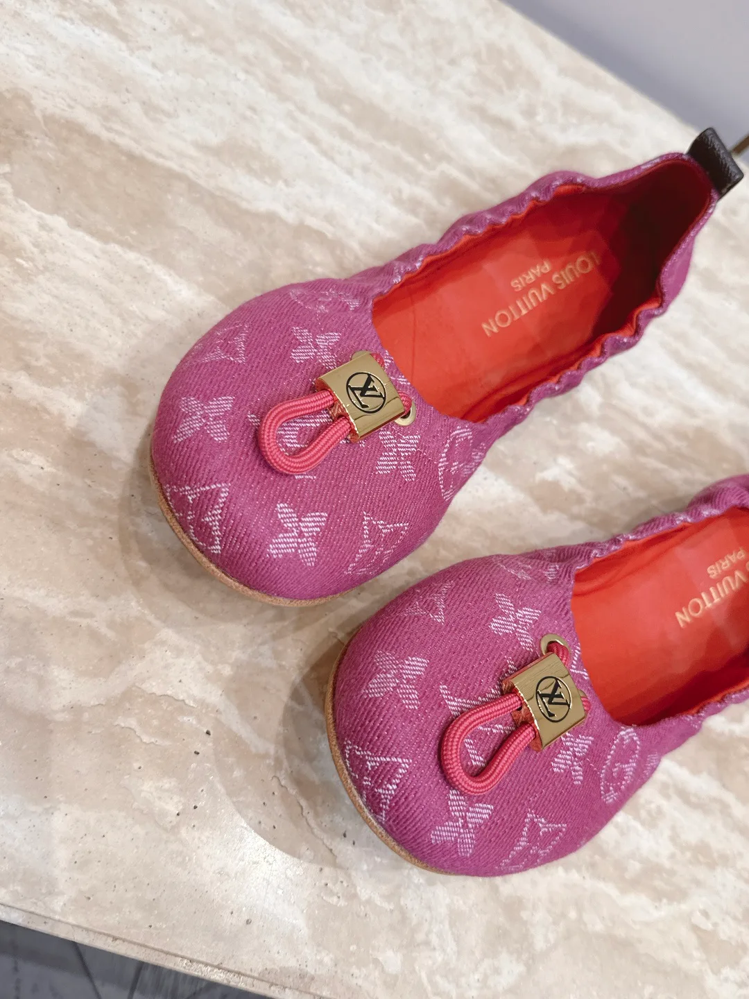 Women's Ballet Flats LOUIS VUITTON 17178359