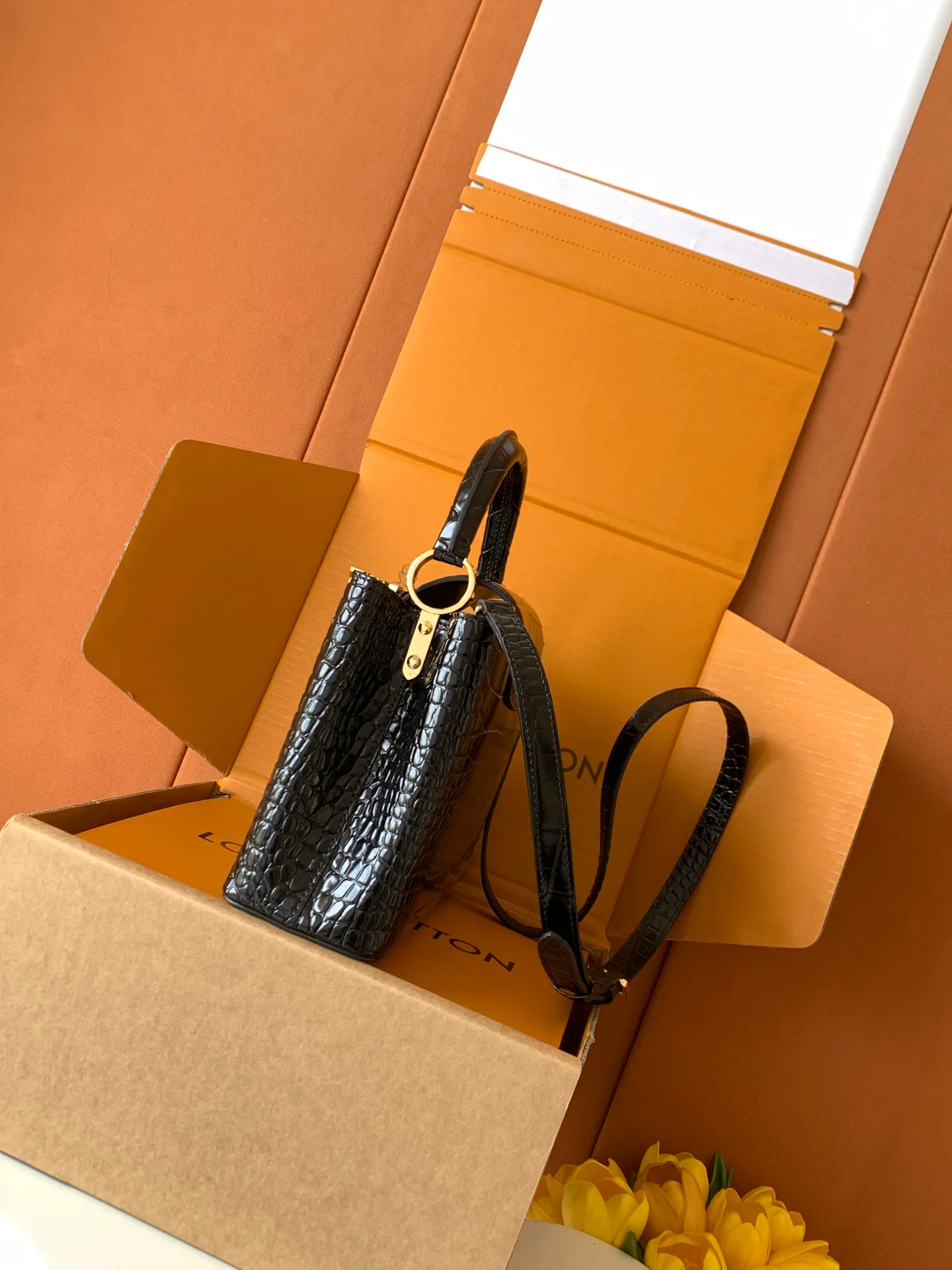Women's Classic Handbags LOUIS VUITTON 18520930