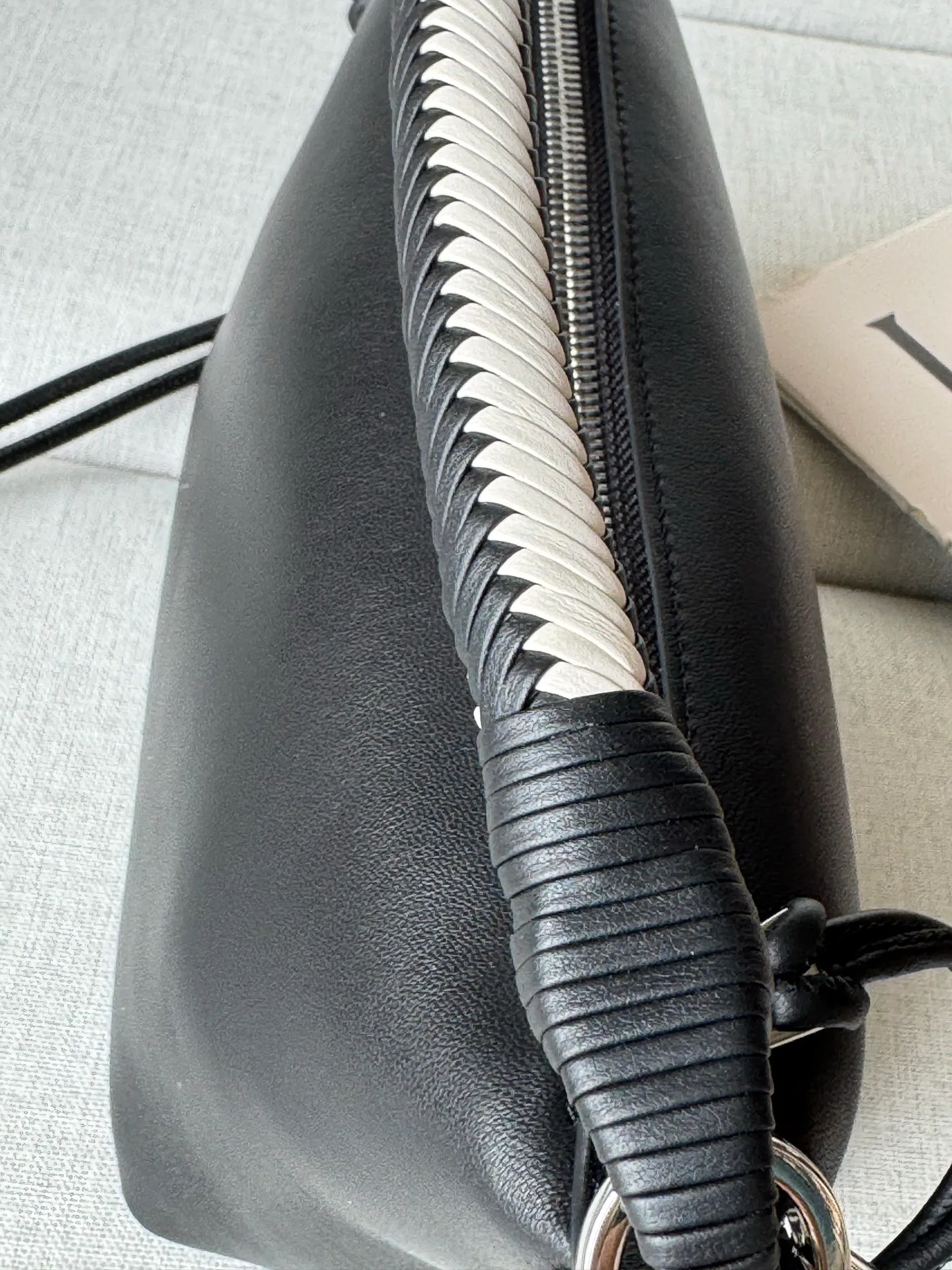 Women's Classic Handbags LOEWE 17722819