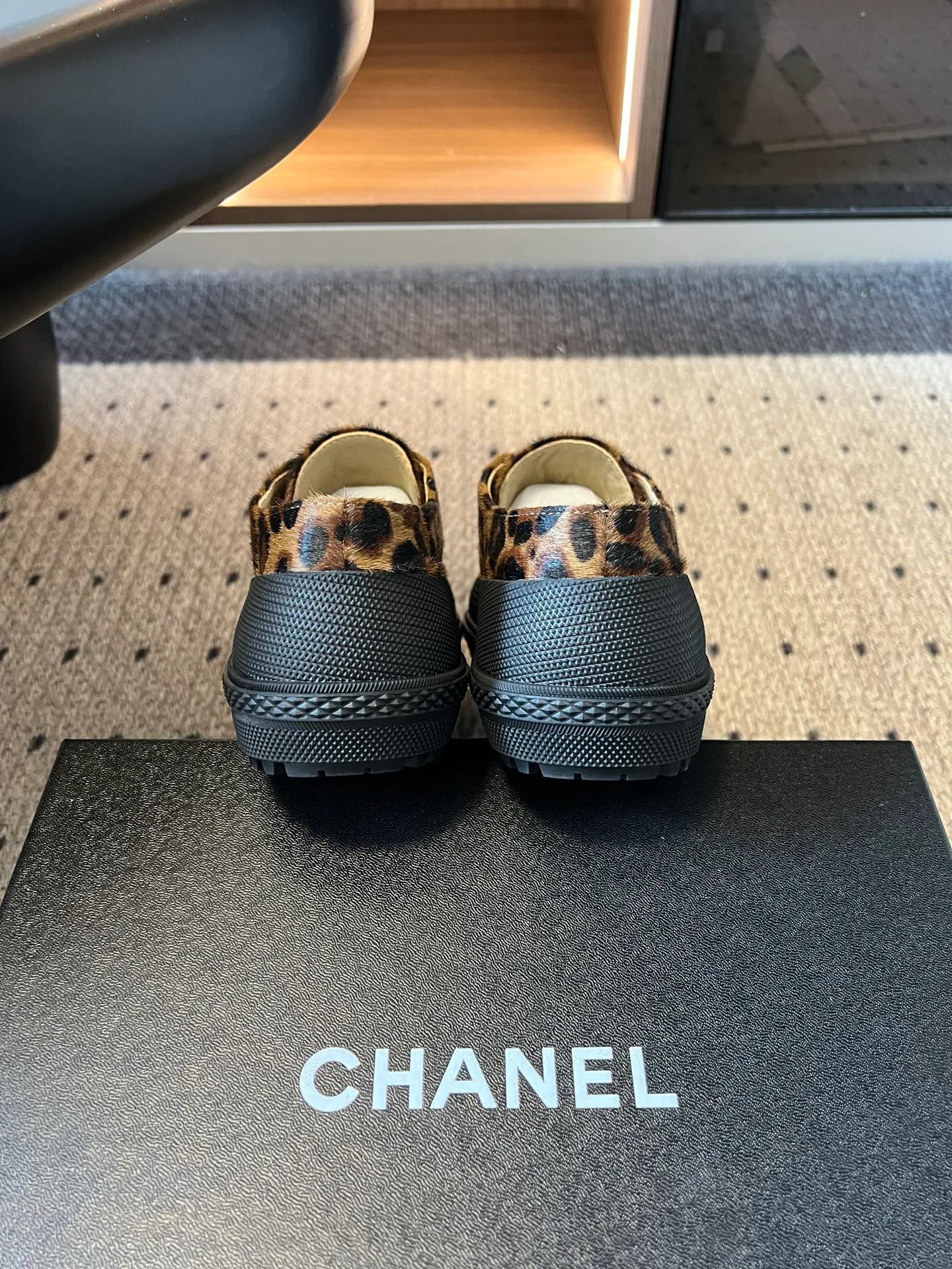 Women's Sneakers CHANEL 18137087