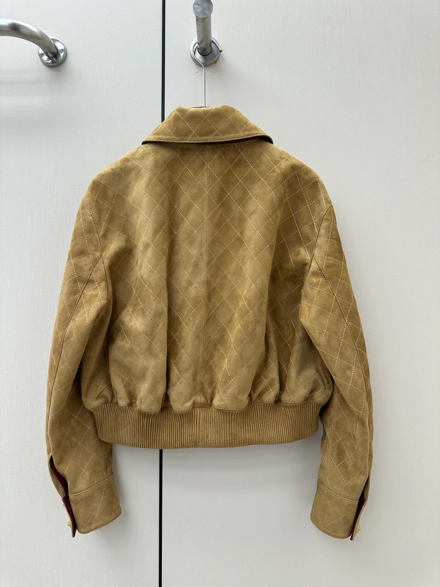 Women's Leather Jackets And Sheepskin Coats CHANEL 18172811