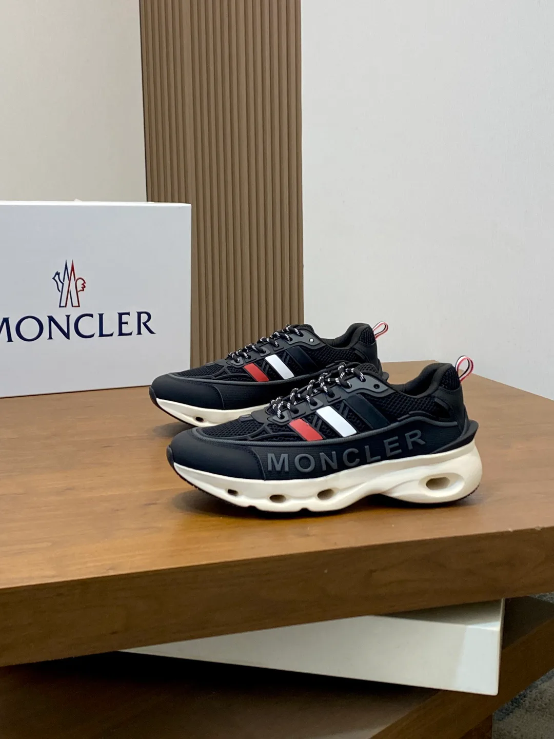 Men's Sneakers MONCLER 18079000