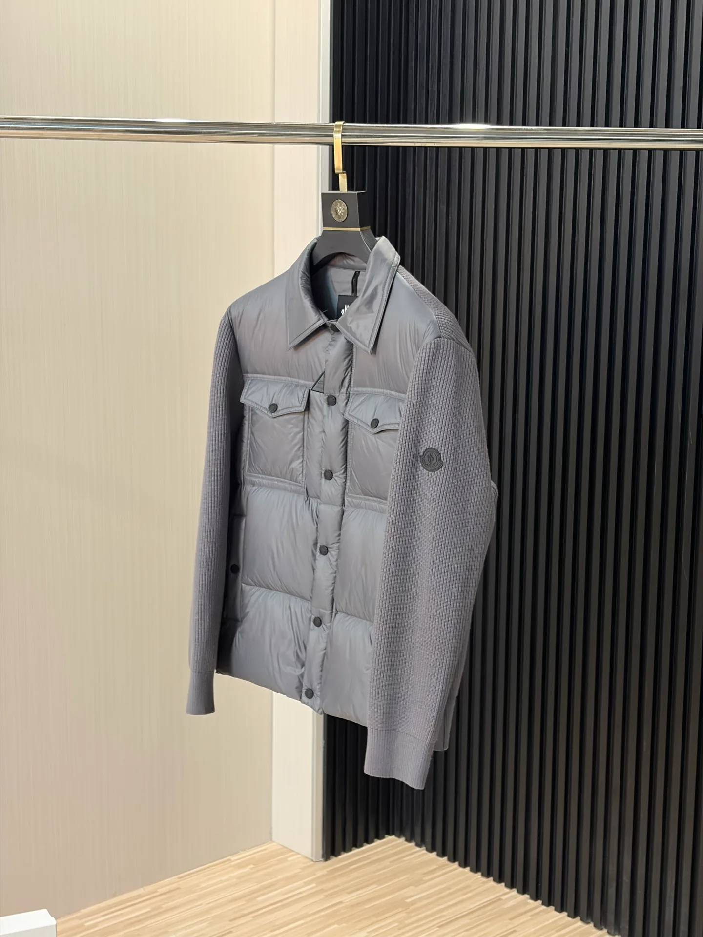 Women's Jackets And Down Jackets MONCLER 18391734