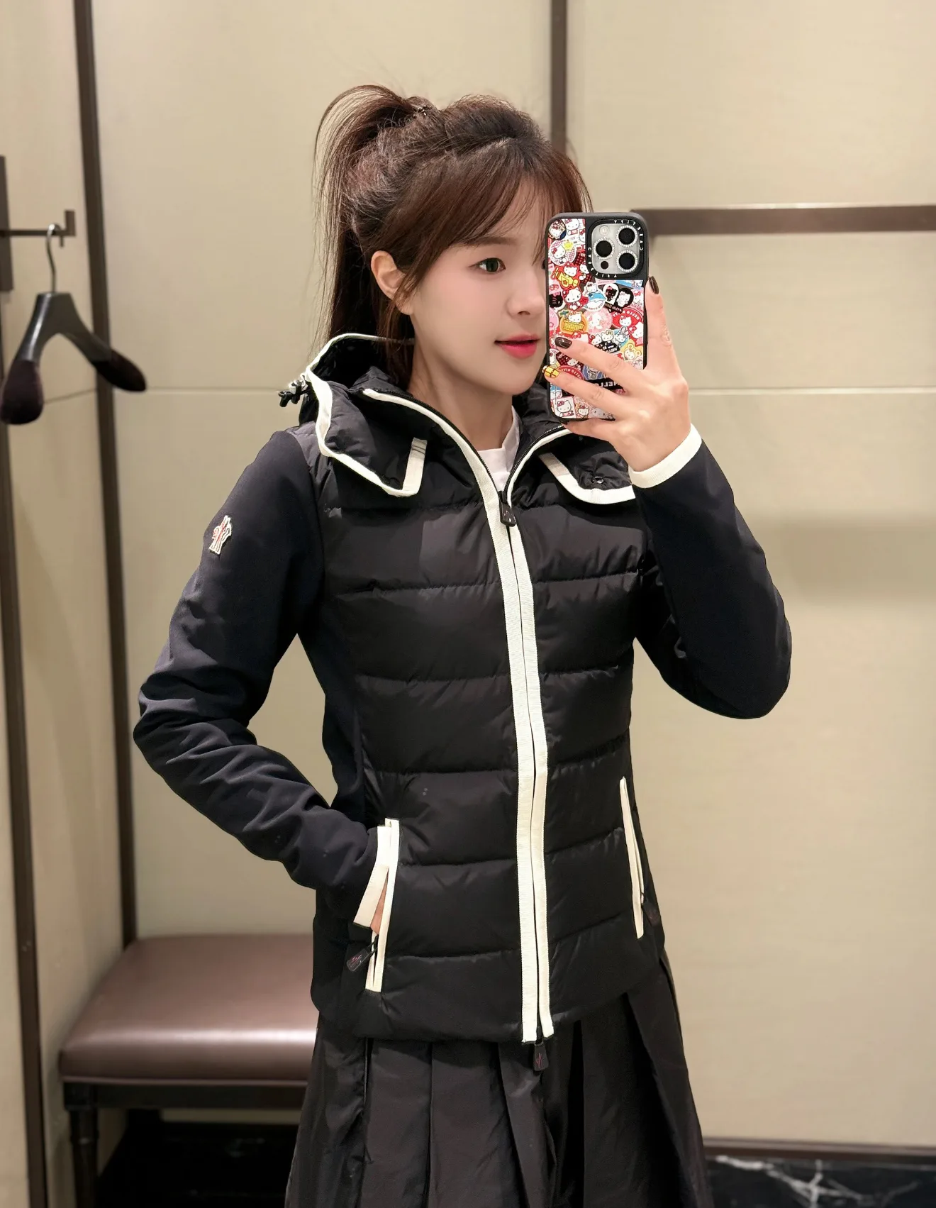 Women's Jackets And Down Jackets MONCLER 18430829