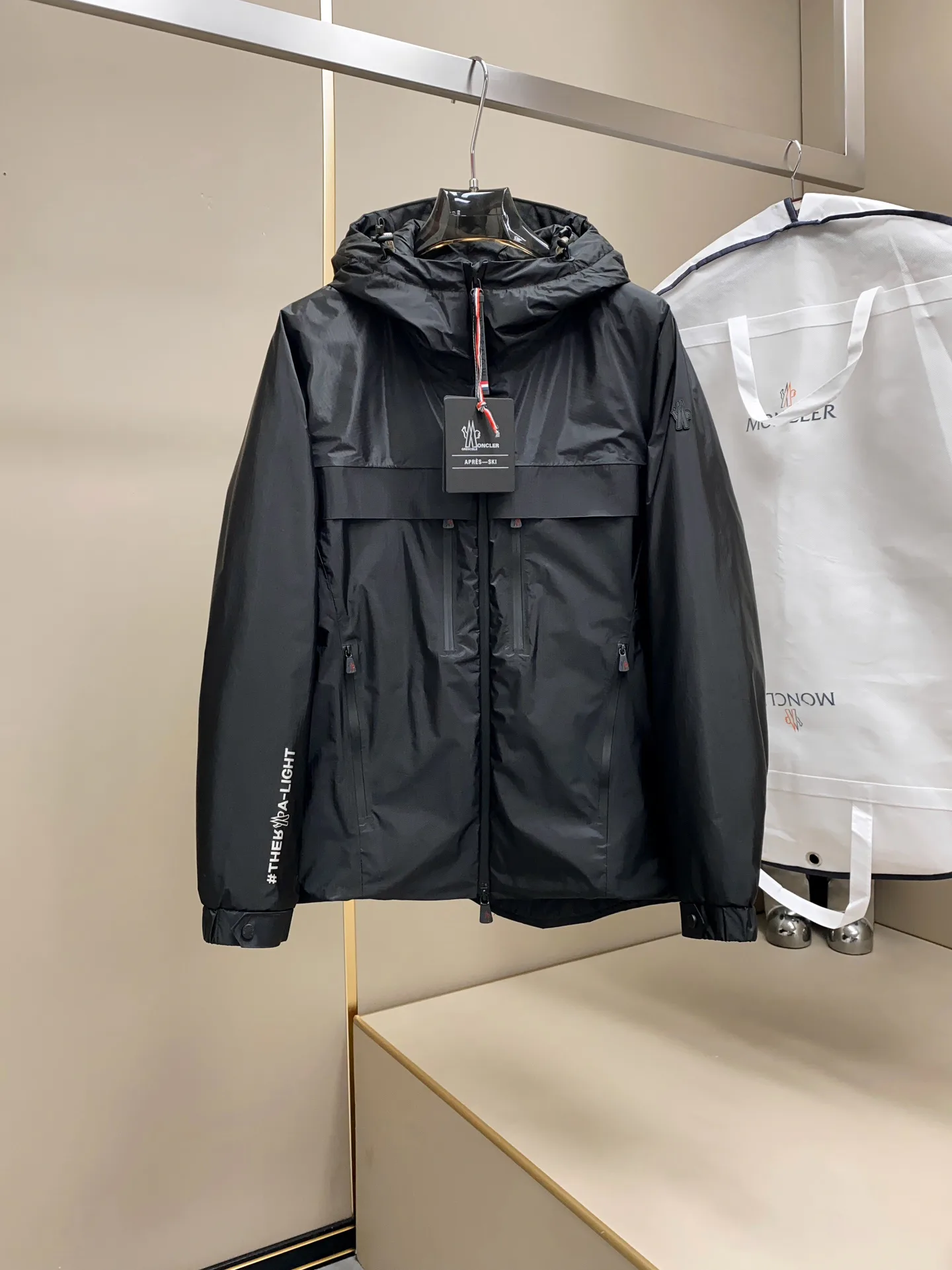 Куртки И Пуховики Мужские Moncler 18596747