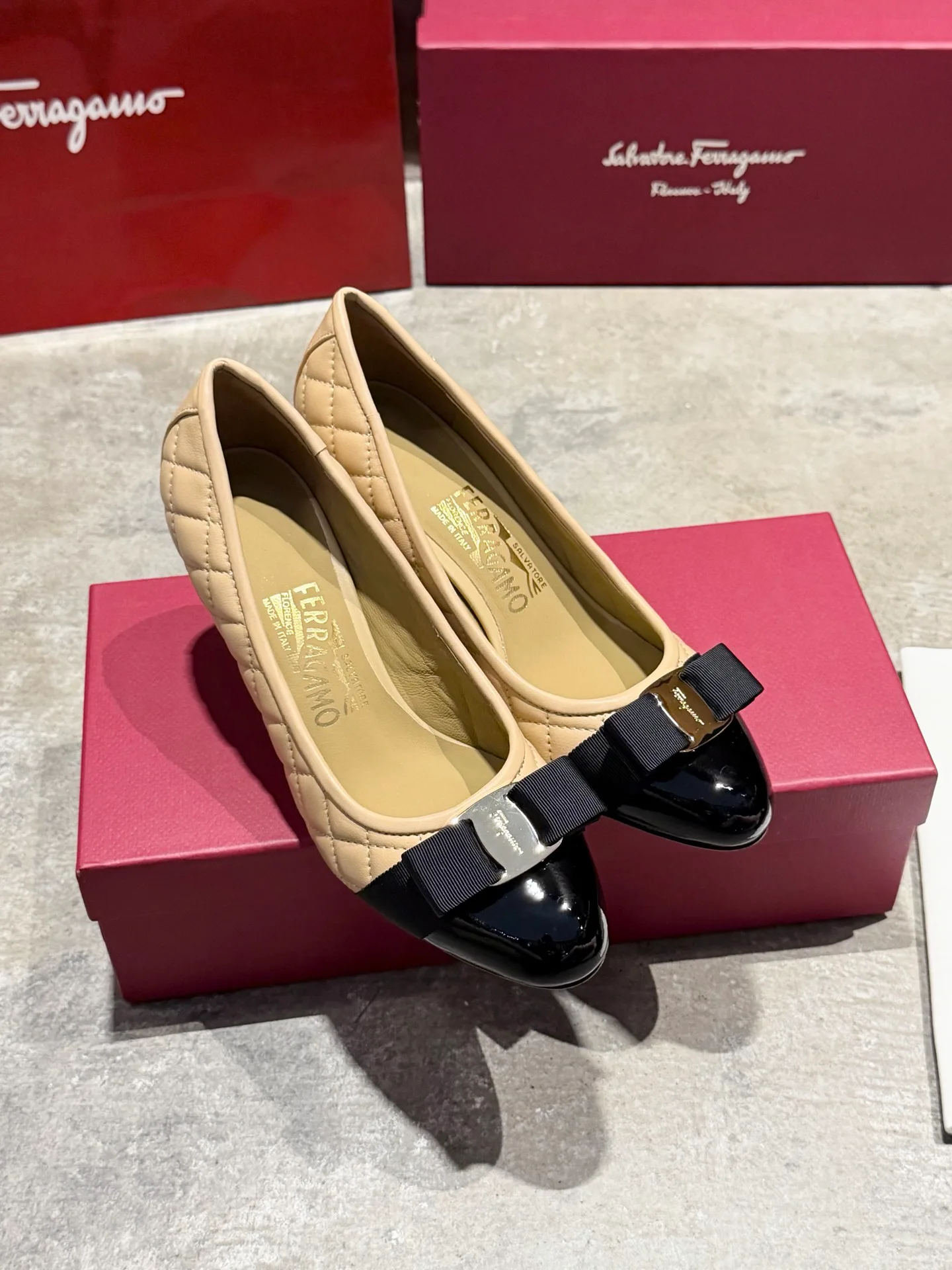 Women's Ballet Flats SALVATORE FERRAGAMO 17642577