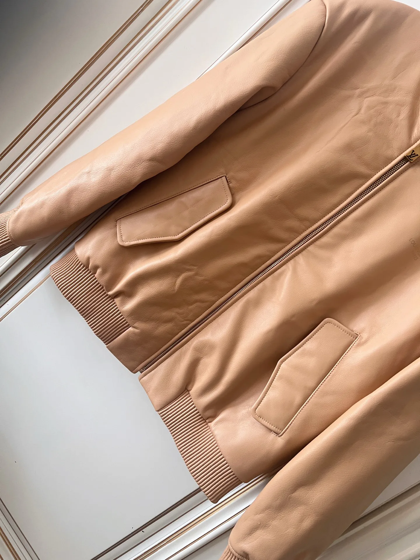 Women's Leather Jackets And Sheepskin Coats LOUIS VUITTON 18408975