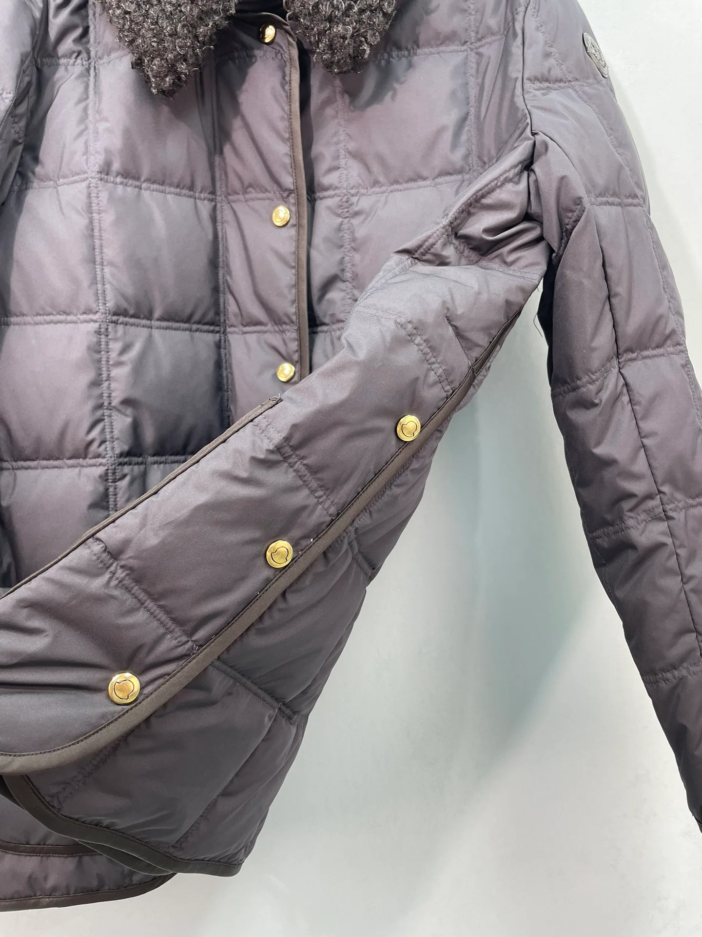 Women's Jackets And Down Jackets MONCLER 17913398