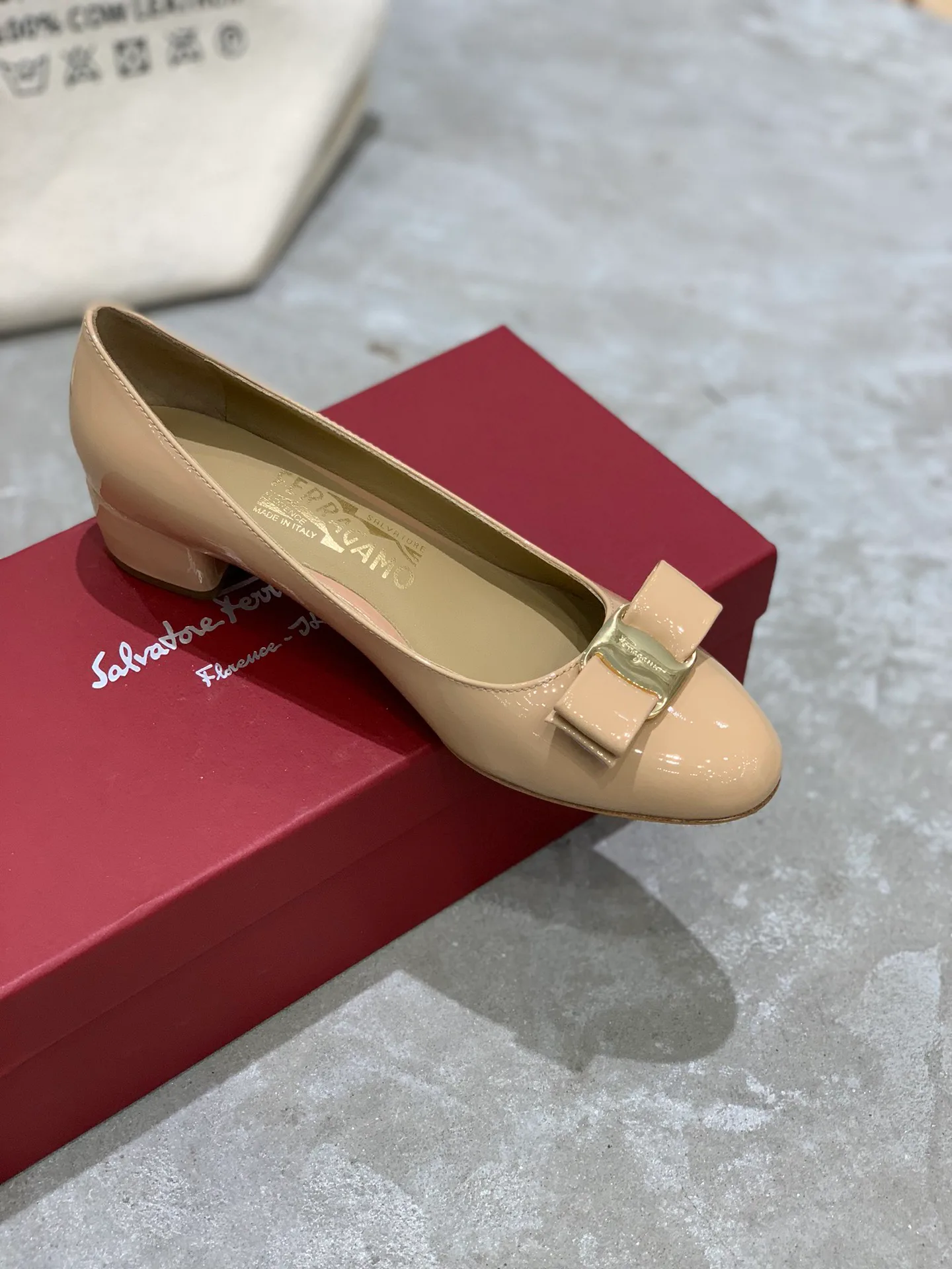 Women's Ballet Flats SALVATORE FERRAGAMO 18340695