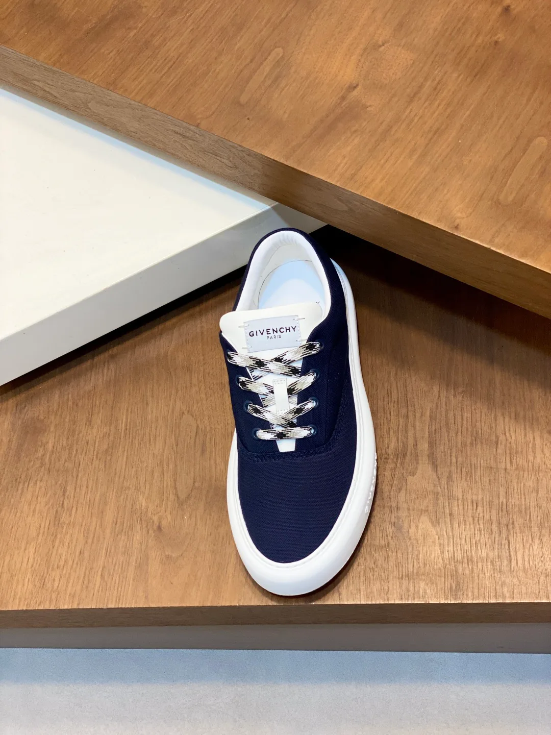 Men's Sneakers GIVENCHY 18449135