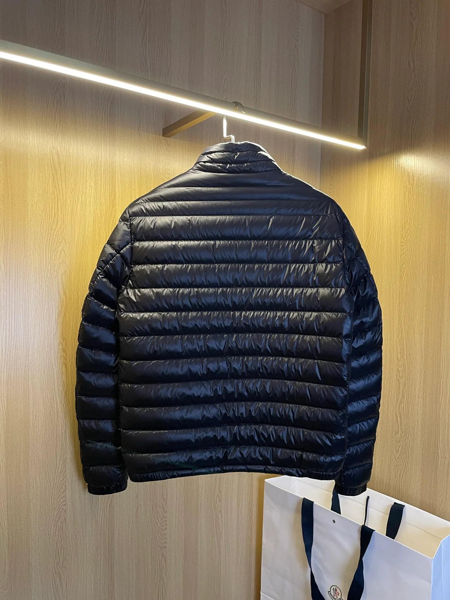 Women's Jackets And Down Jackets MONCLER 17941149