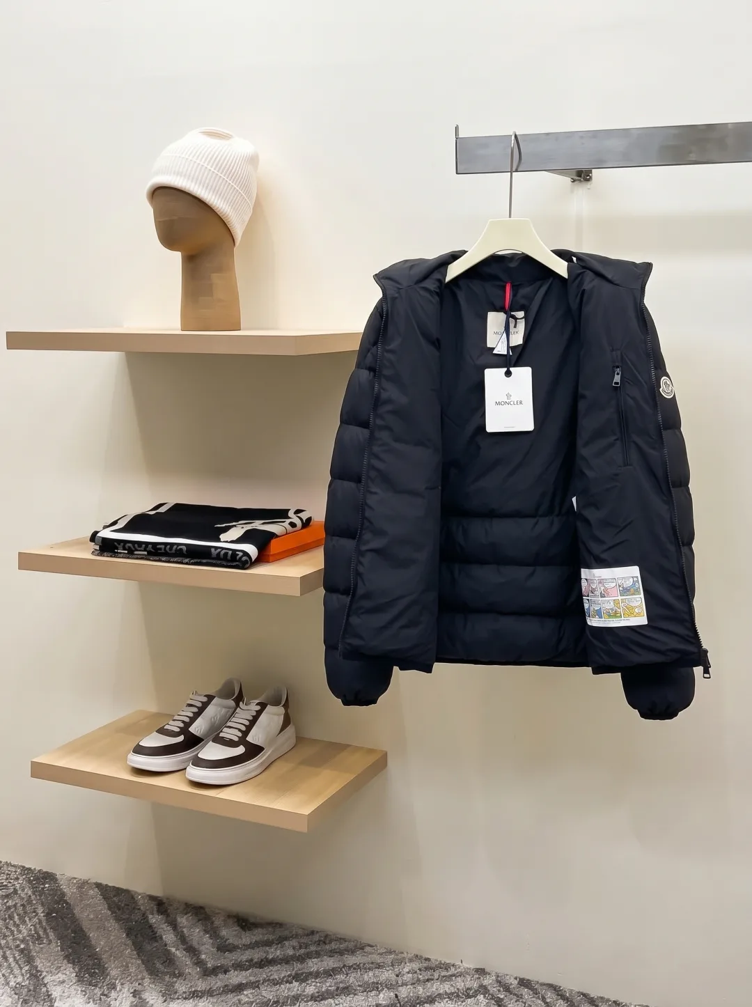 Куртки И Пуховики Мужские Moncler 18596610