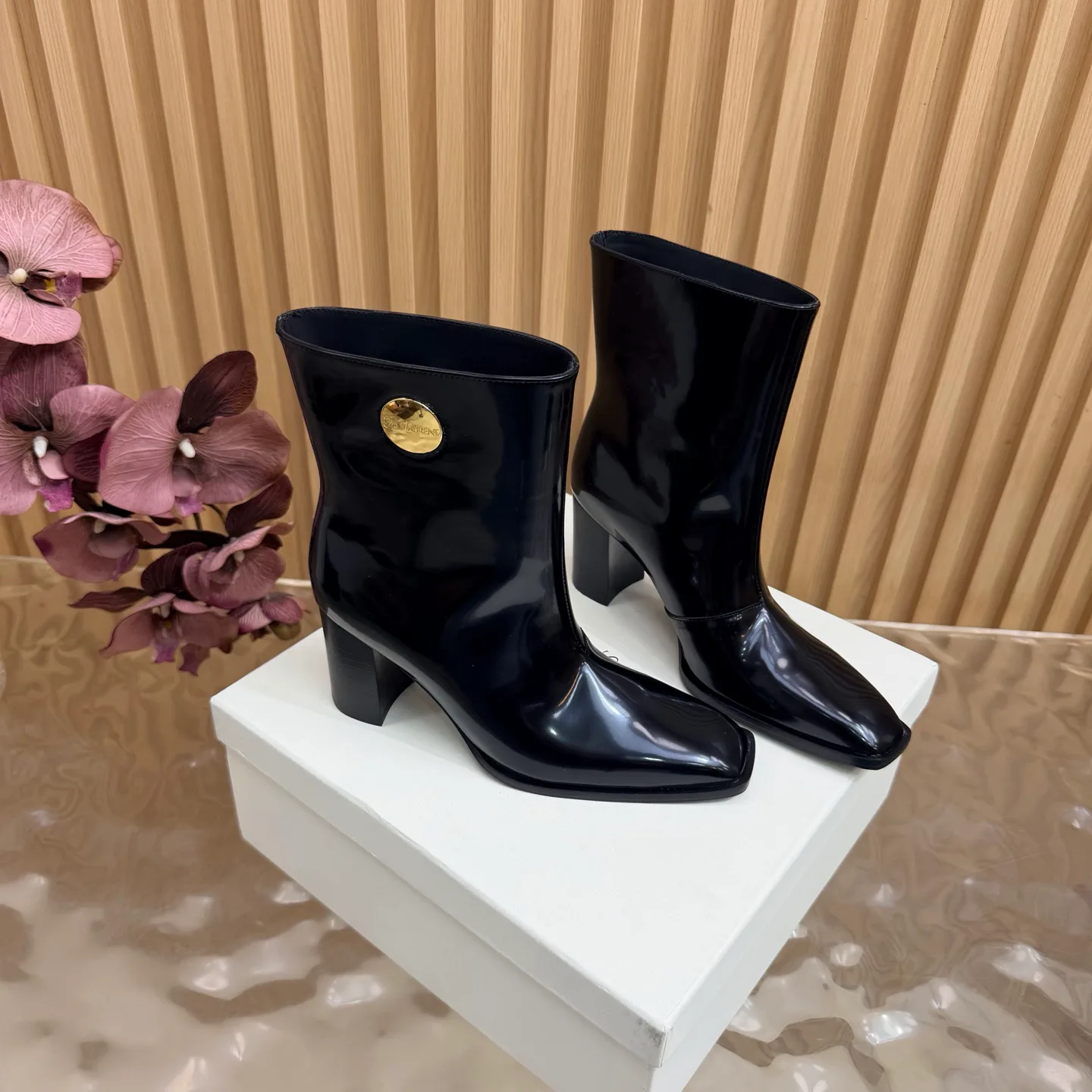 Women's Booties SAINT LAURENT 18235318