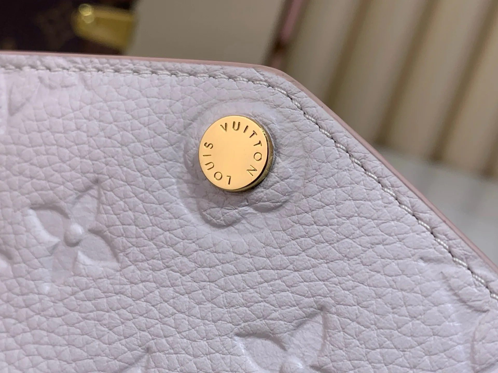 Women's Clutches LOUIS VUITTON 17499378