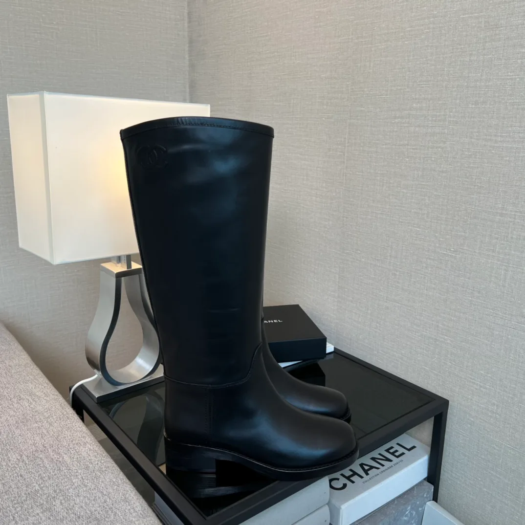 Women's Boots CHANEL 18347571